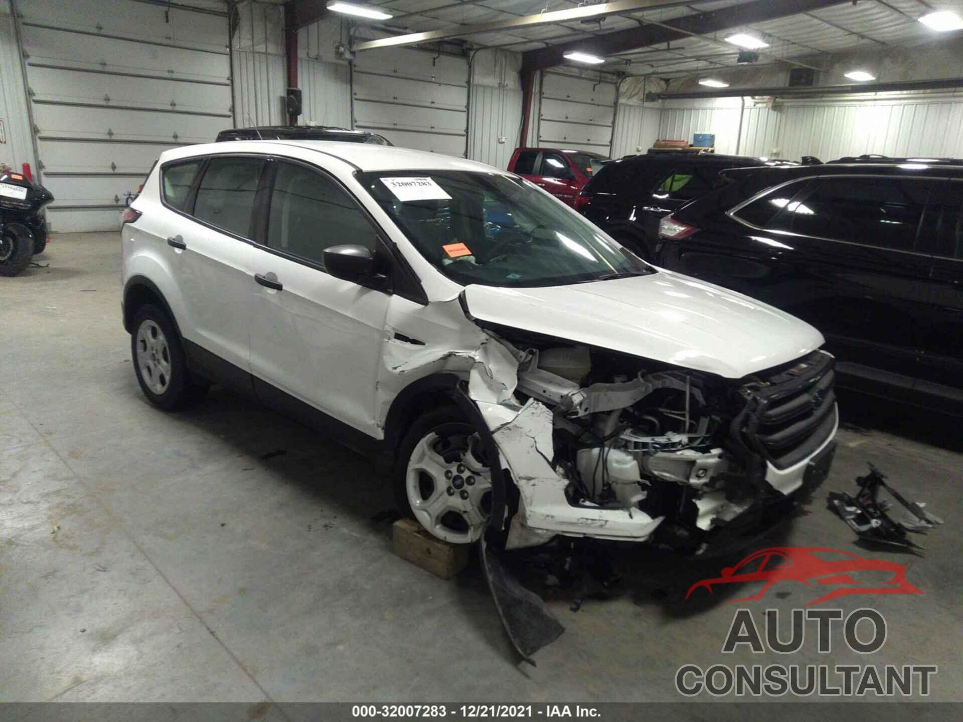 FORD ESCAPE 2017 - 1FMCU0F78HUE13564