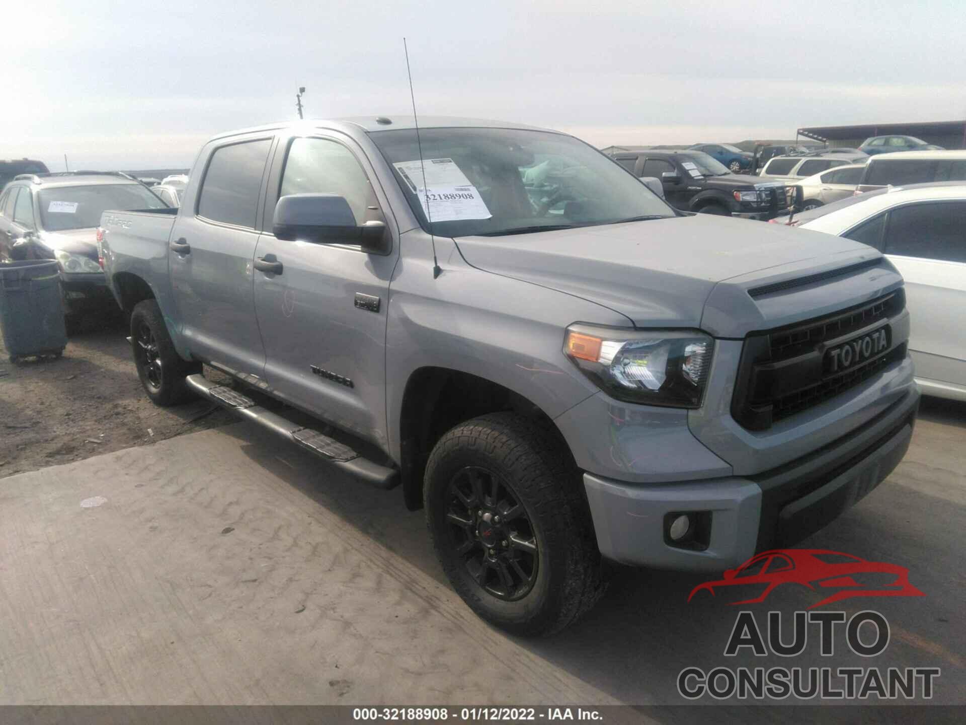 TOYOTA TUNDRA 4WD 2017 - 5TFDW5F11HX588782