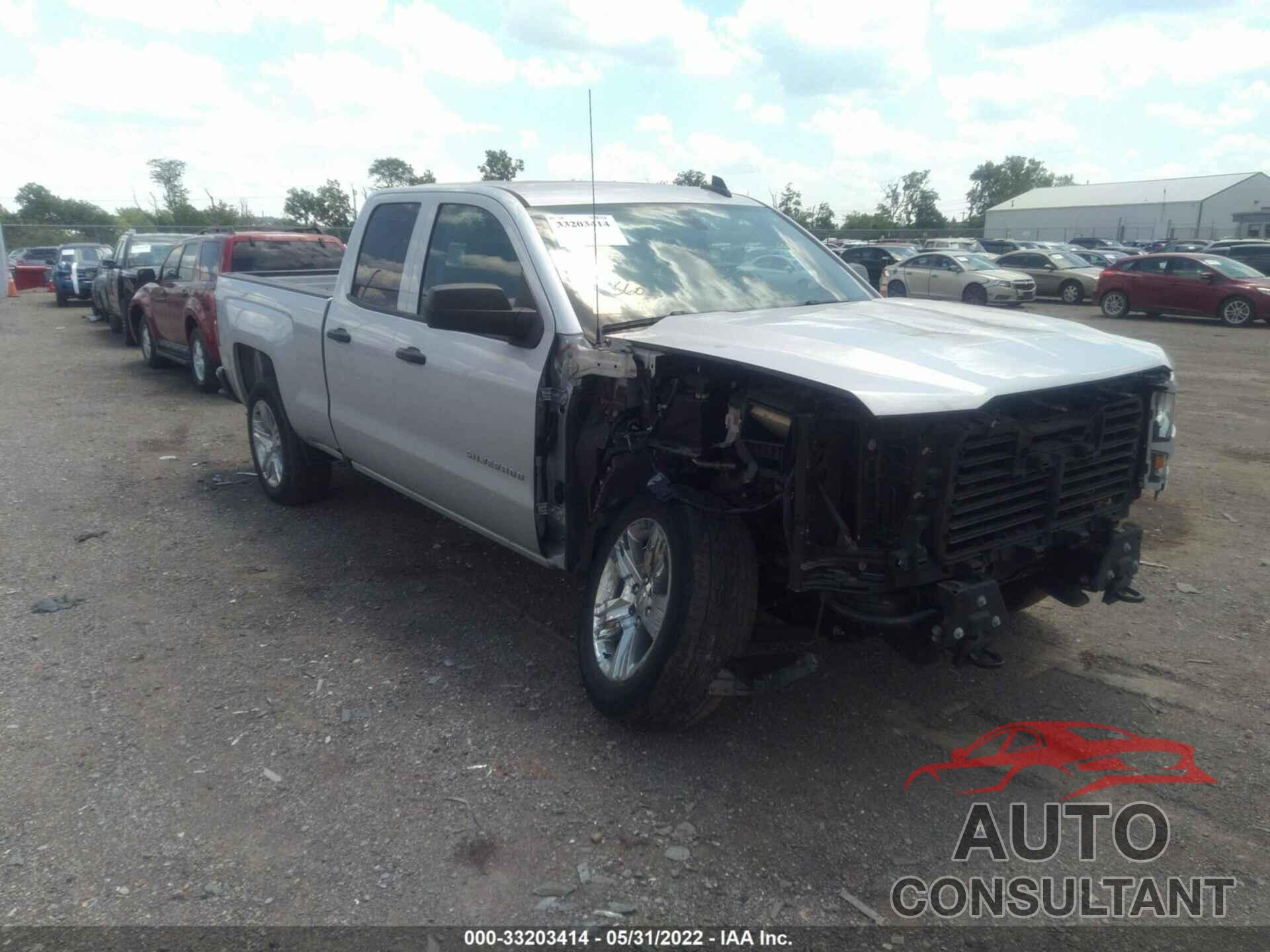 CHEVROLET SILVERADO 1500 2018 - 1GCVKPEC2JZ166240