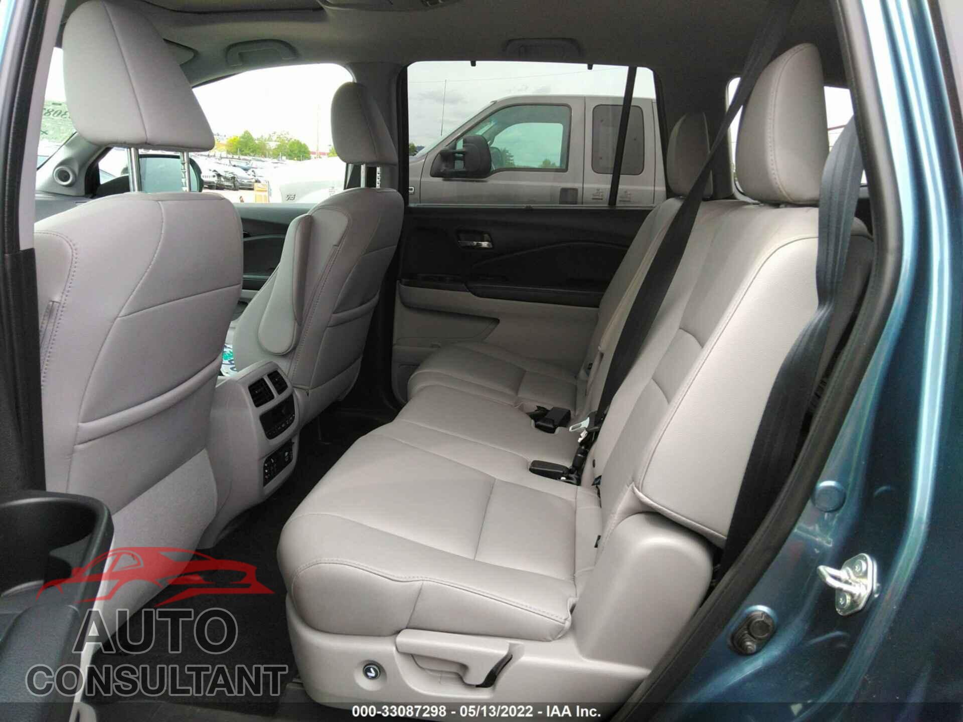 HONDA PILOT 2018 - 5FNYF6H96JB015970