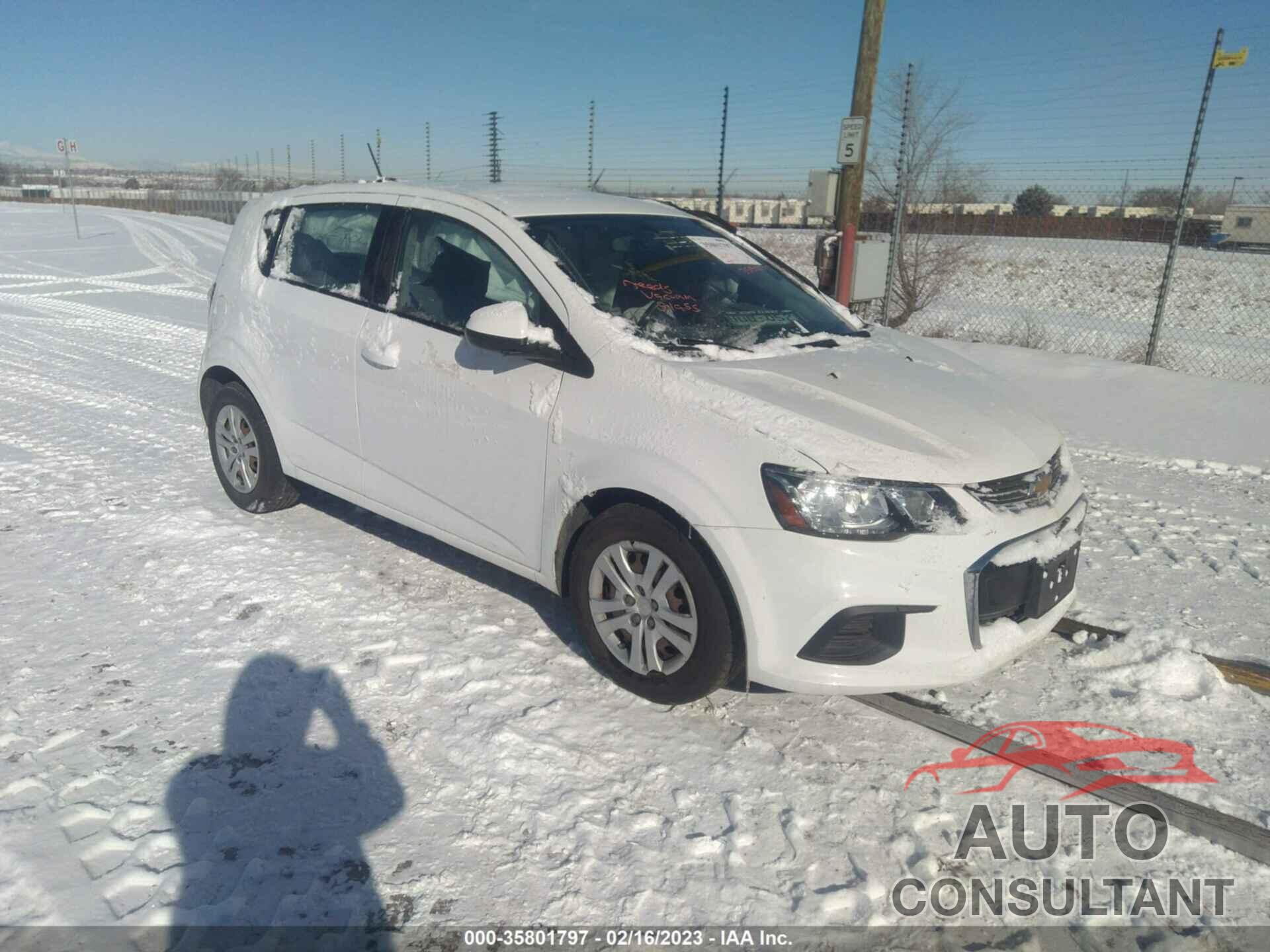 CHEVROLET SONIC 2017 - 1G1JG6SH5H4166601