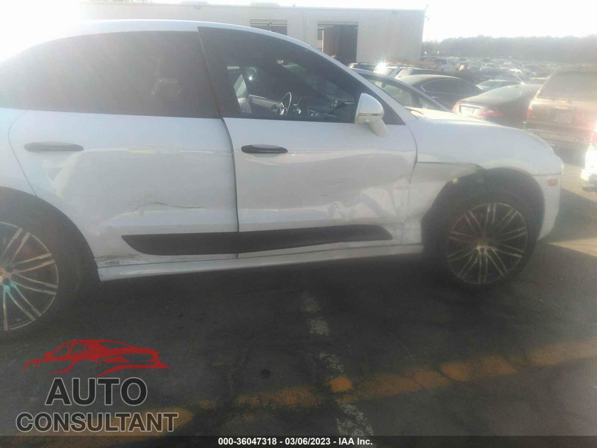 PORSCHE MACAN 2017 - WP1AG2A56HLB52461