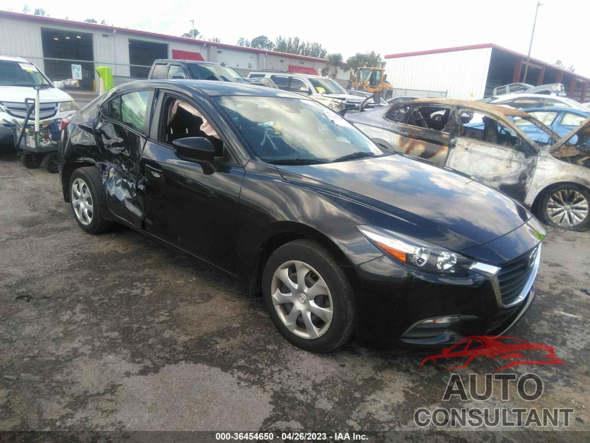 MAZDA MAZDA3 4-DOOR 2018 - 3MZBN1U70JM162357