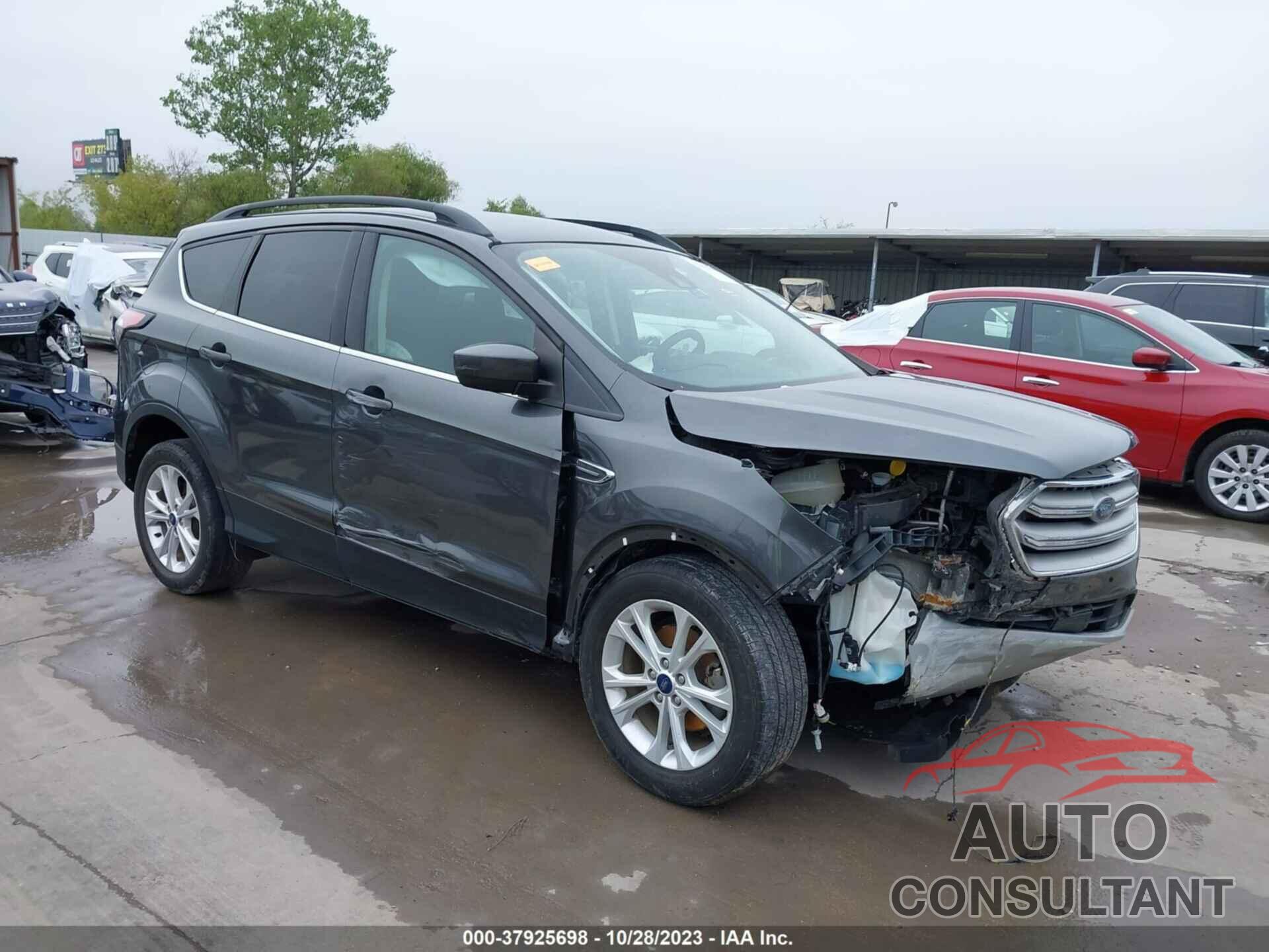 FORD ESCAPE 2018 - 1FMCU0GD5JUD23346