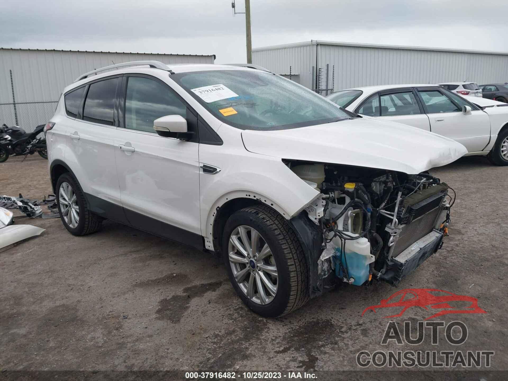 FORD ESCAPE 2017 - 1FMCU0JD5HUA22787