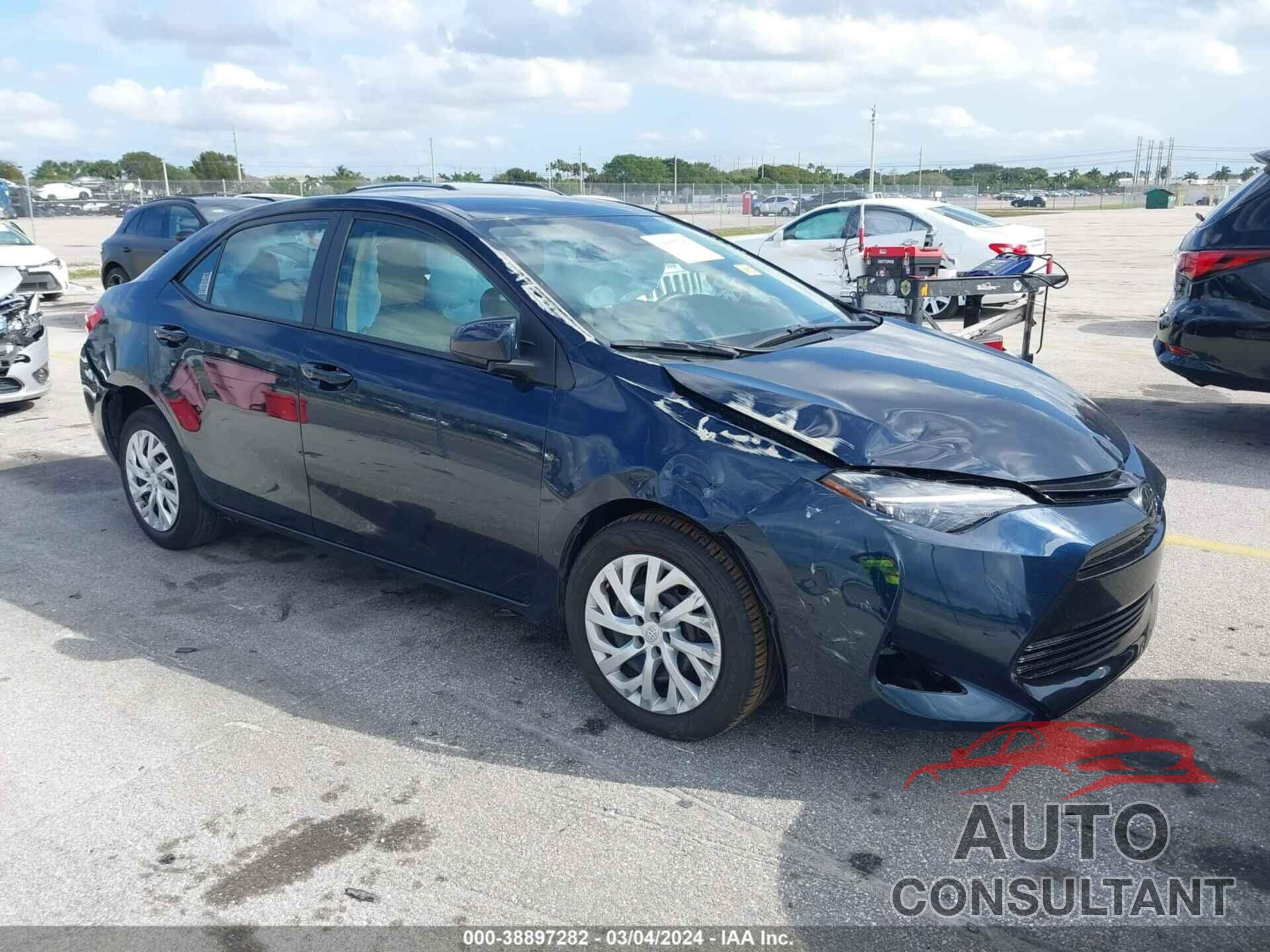 TOYOTA COROLLA 2018 - 5YFBURHE3JP771741