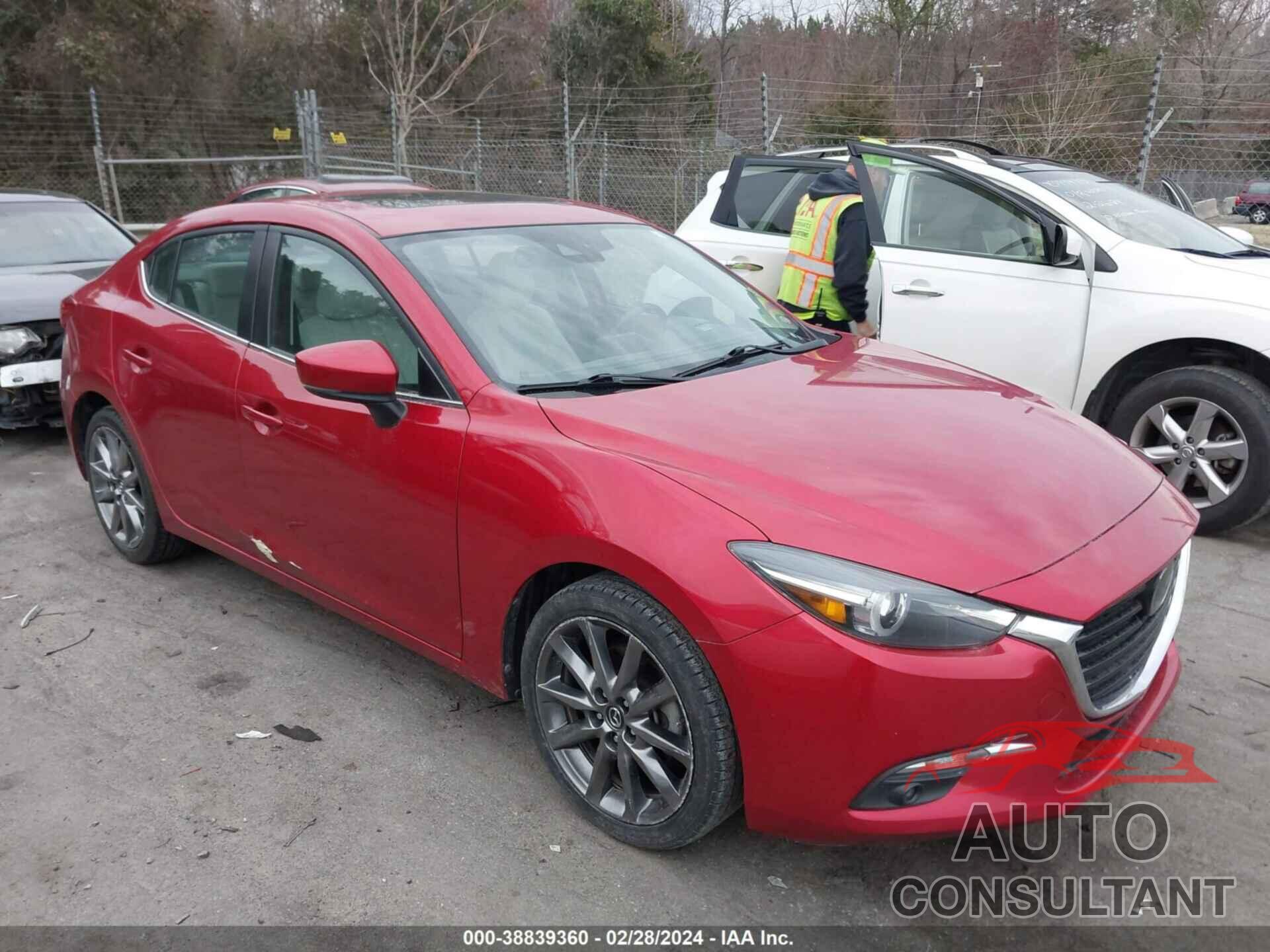 MAZDA MAZDA3 2018 - 3MZBN1W32JM188307