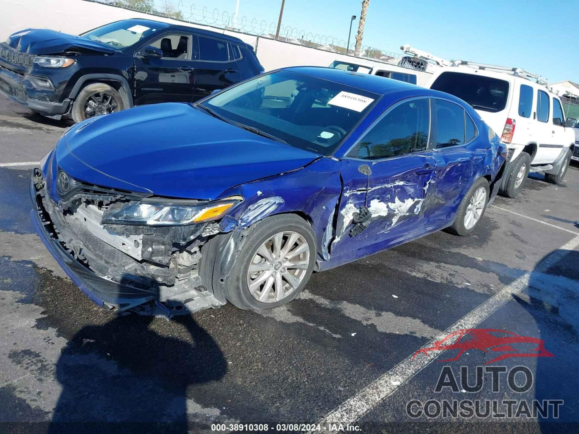 TOYOTA CAMRY 2018 - 4T1B11HK9JU514209