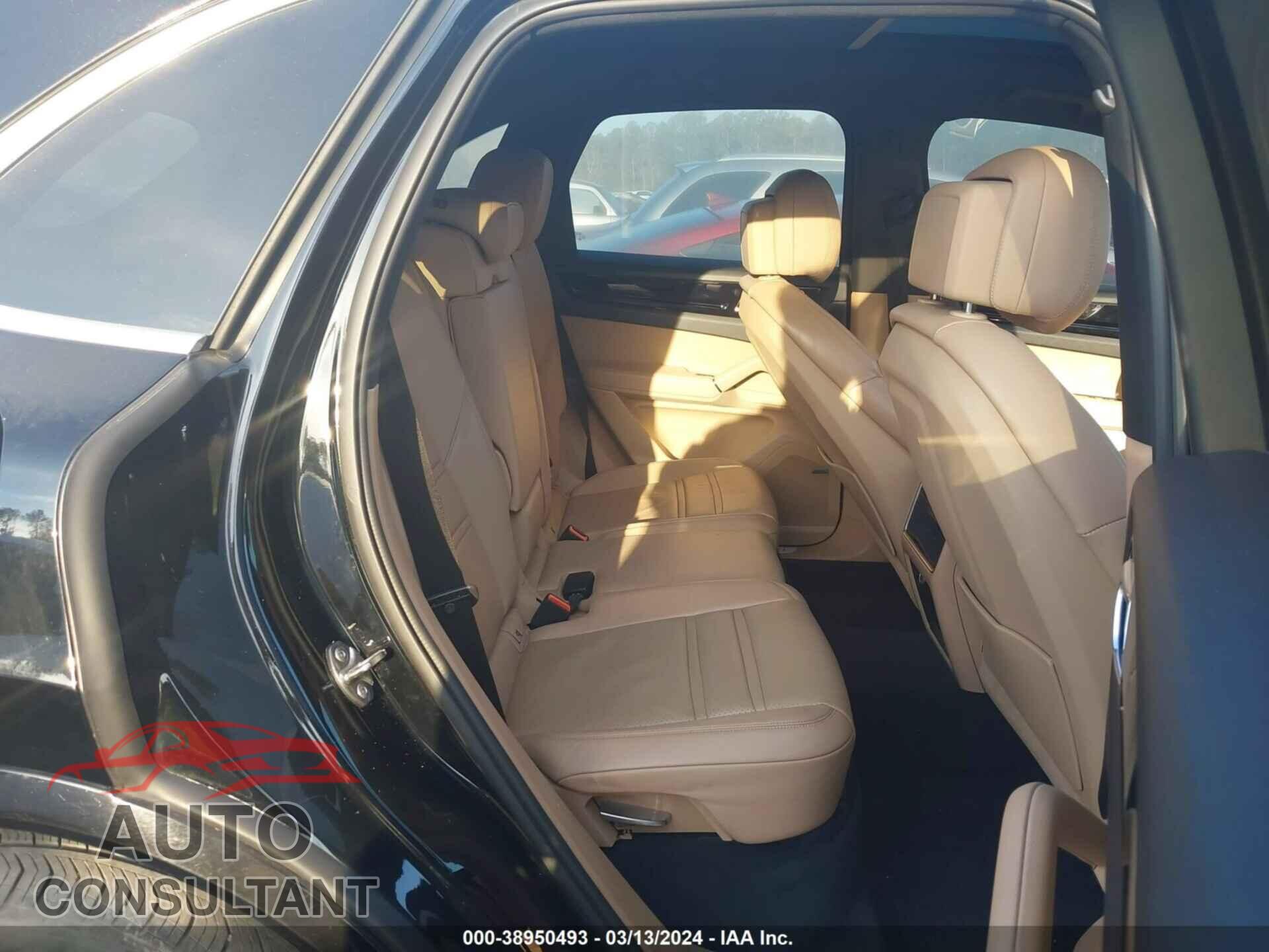 PORSCHE CAYENNE 2019 - WP1AA2AY1KDA04828