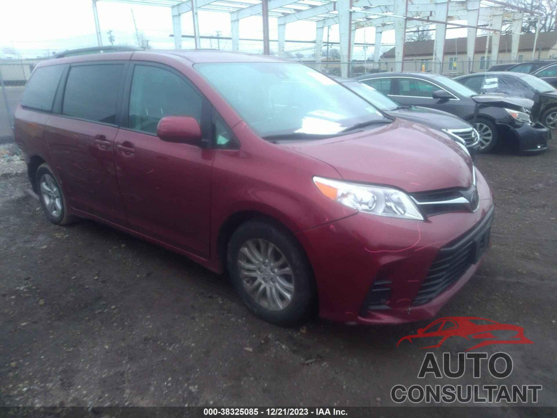 TOYOTA SIENNA 2018 - 5TDKZ3DC7JS910506