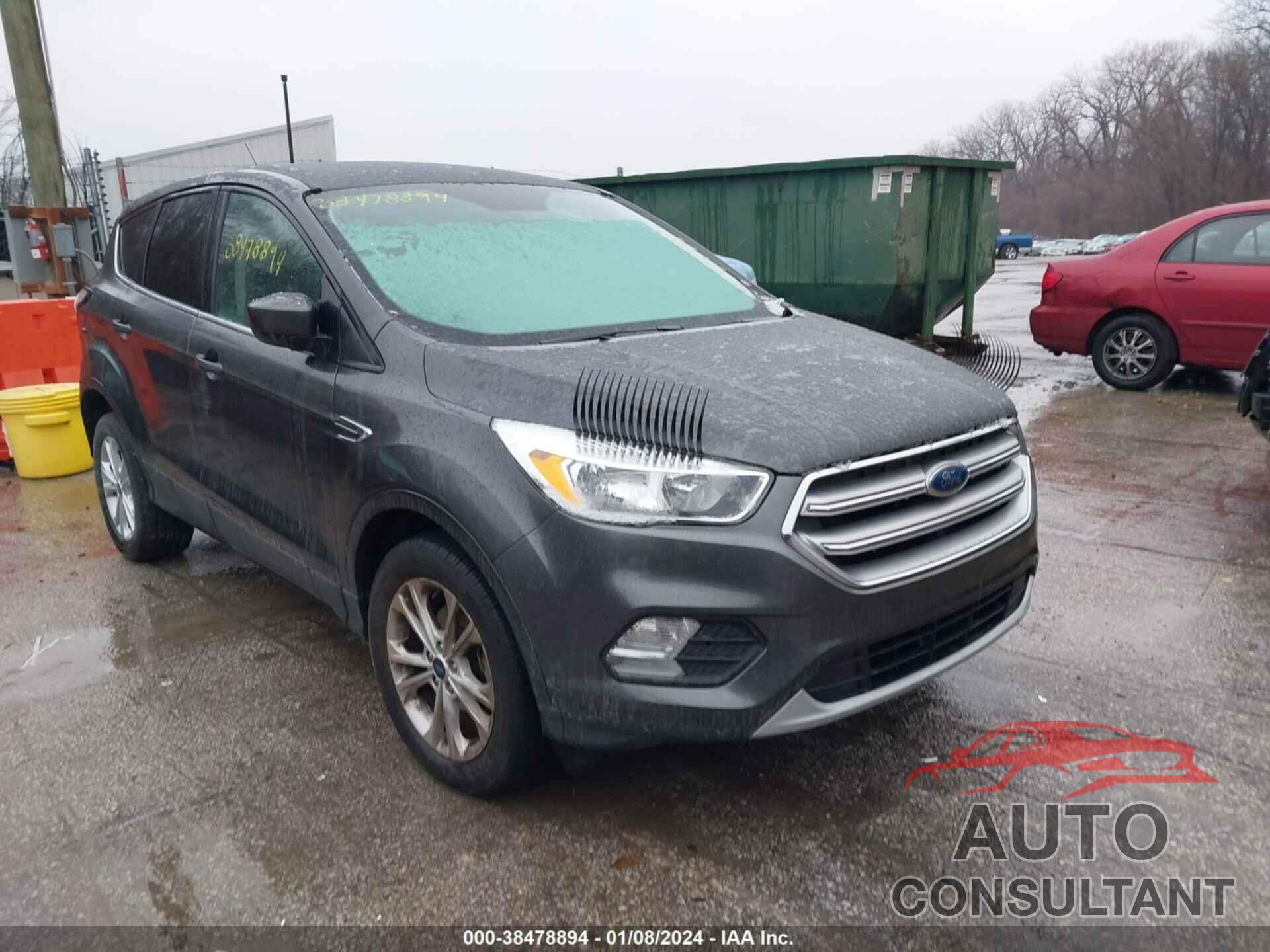 FORD ESCAPE 2017 - 1FMCU0GD4HUE05899