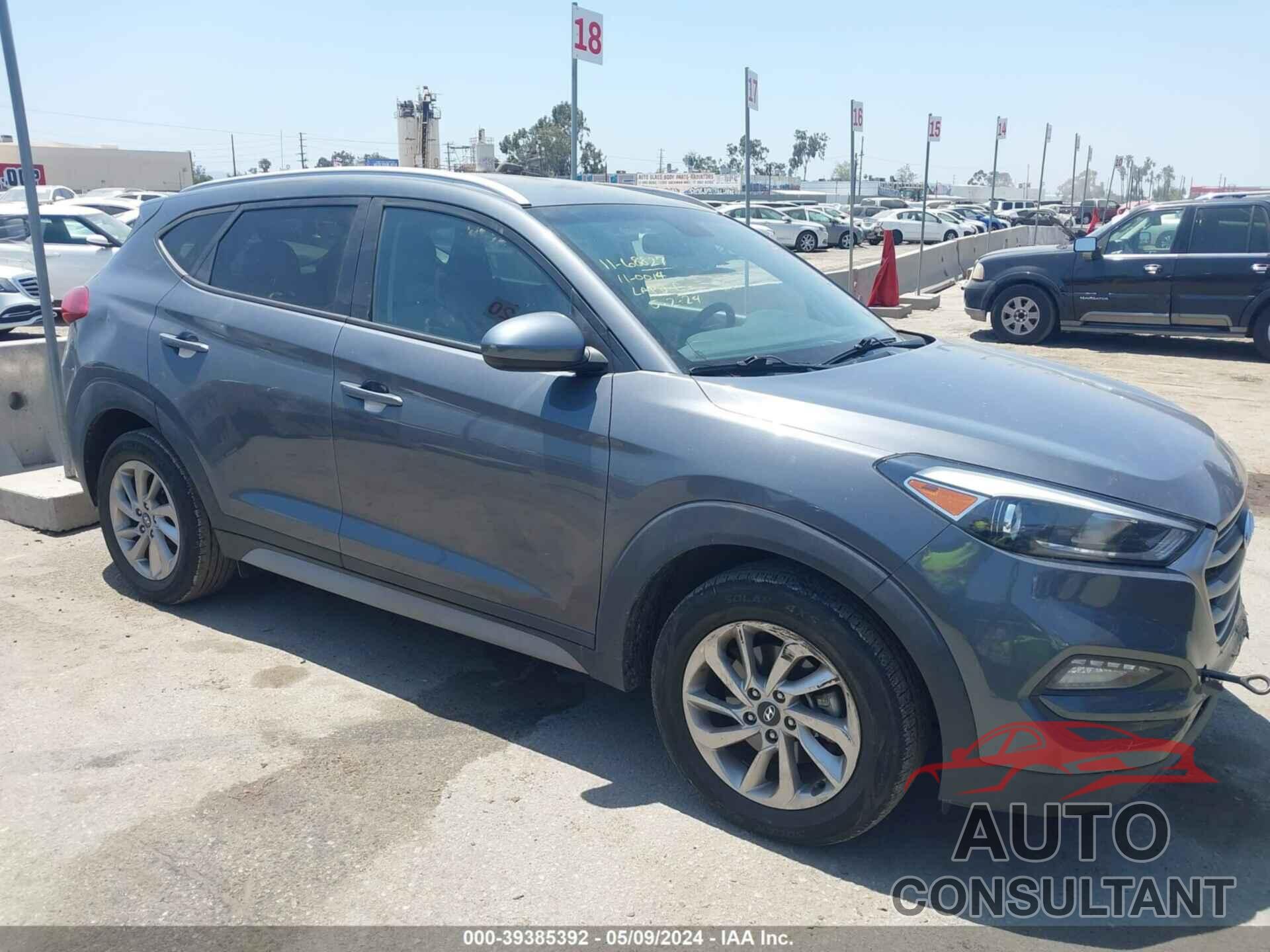 HYUNDAI TUCSON 2018 - KM8J33A40JU678428