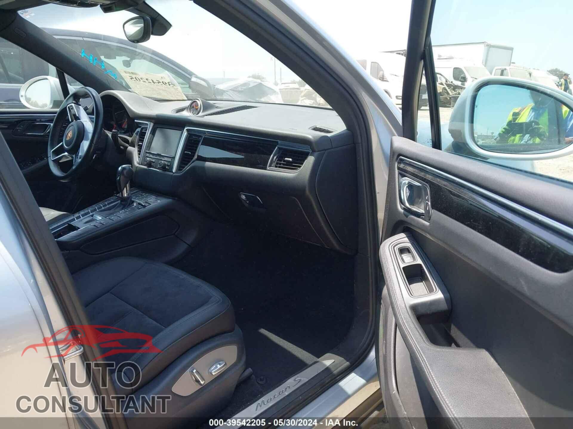 PORSCHE MACAN 2016 - WP1AB2A57GLB42955