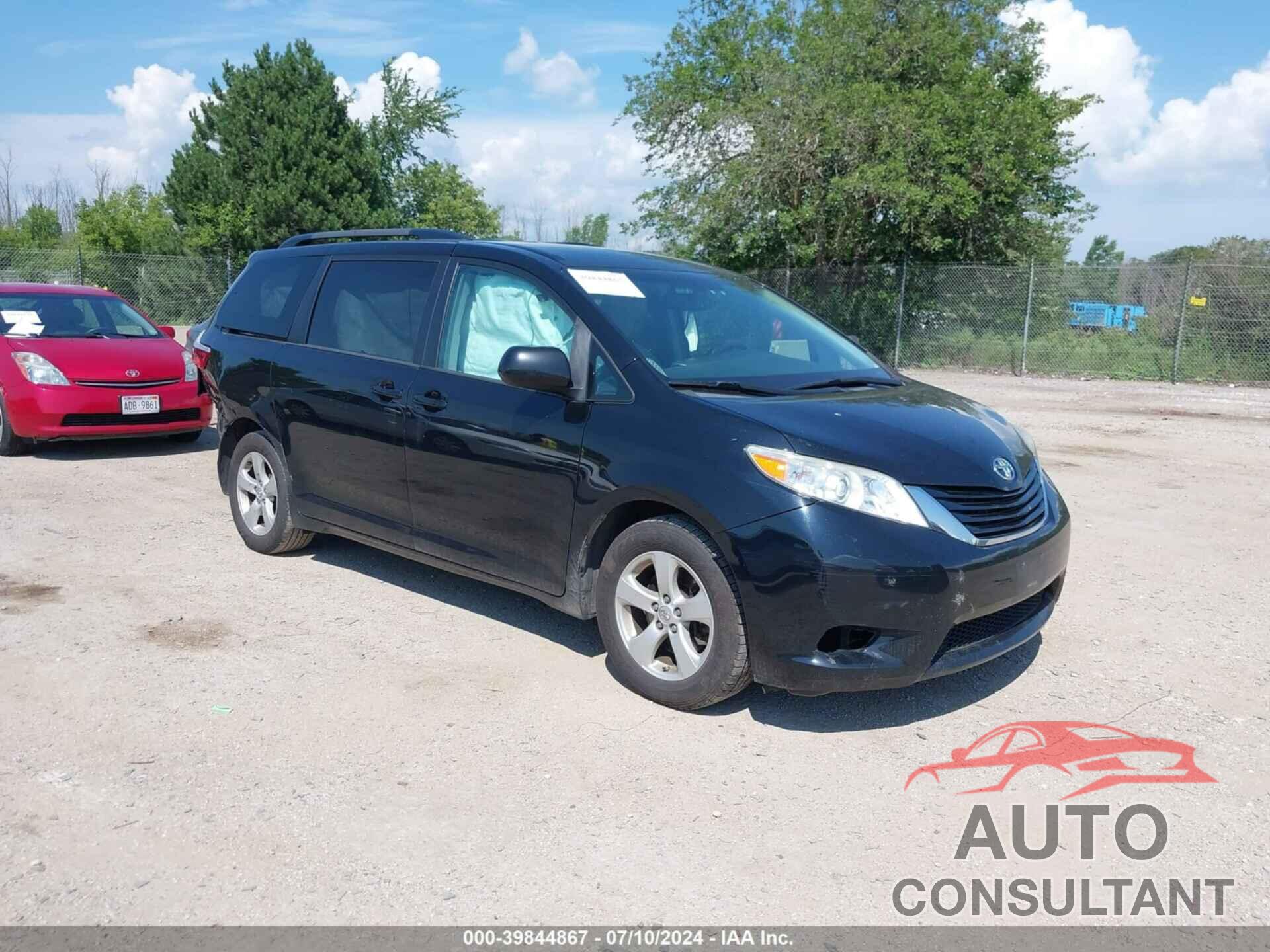 TOYOTA SIENNA 2017 - 5TDKZ3DC5HS786763