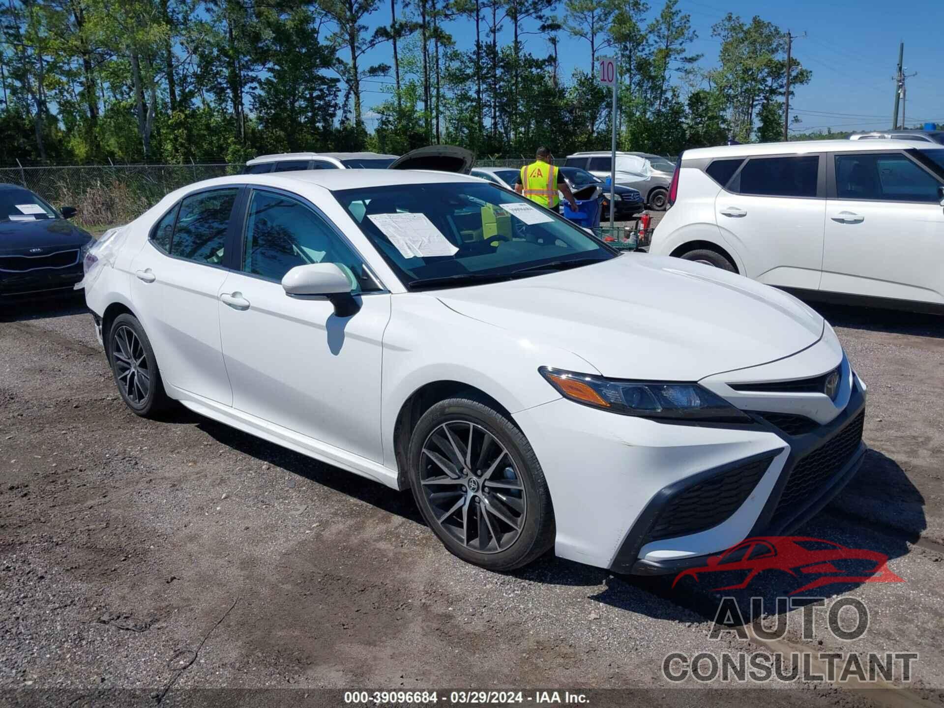 TOYOTA CAMRY 2023 - 4T1G11AKXPU737321