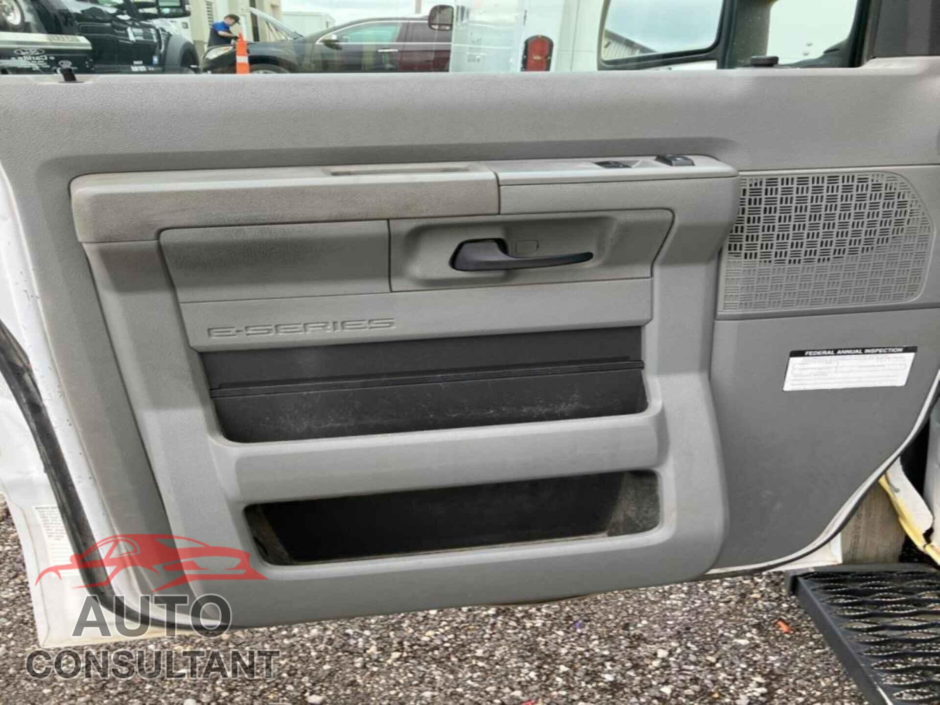 FORD ECONOLINE 2017 - 1FDXE4FS9HDC69033