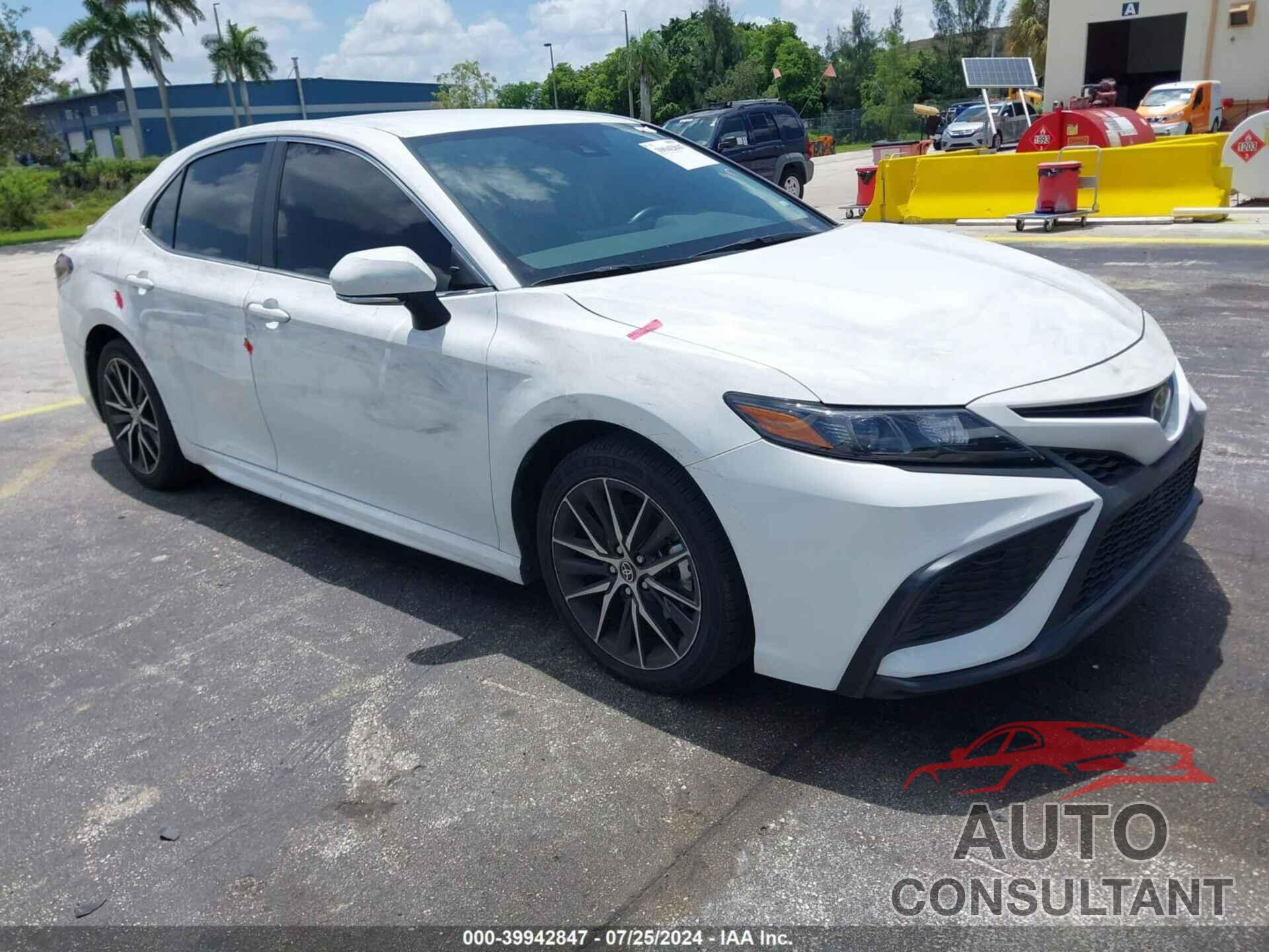 TOYOTA CAMRY 2023 - 4T1G11AK2PU759474