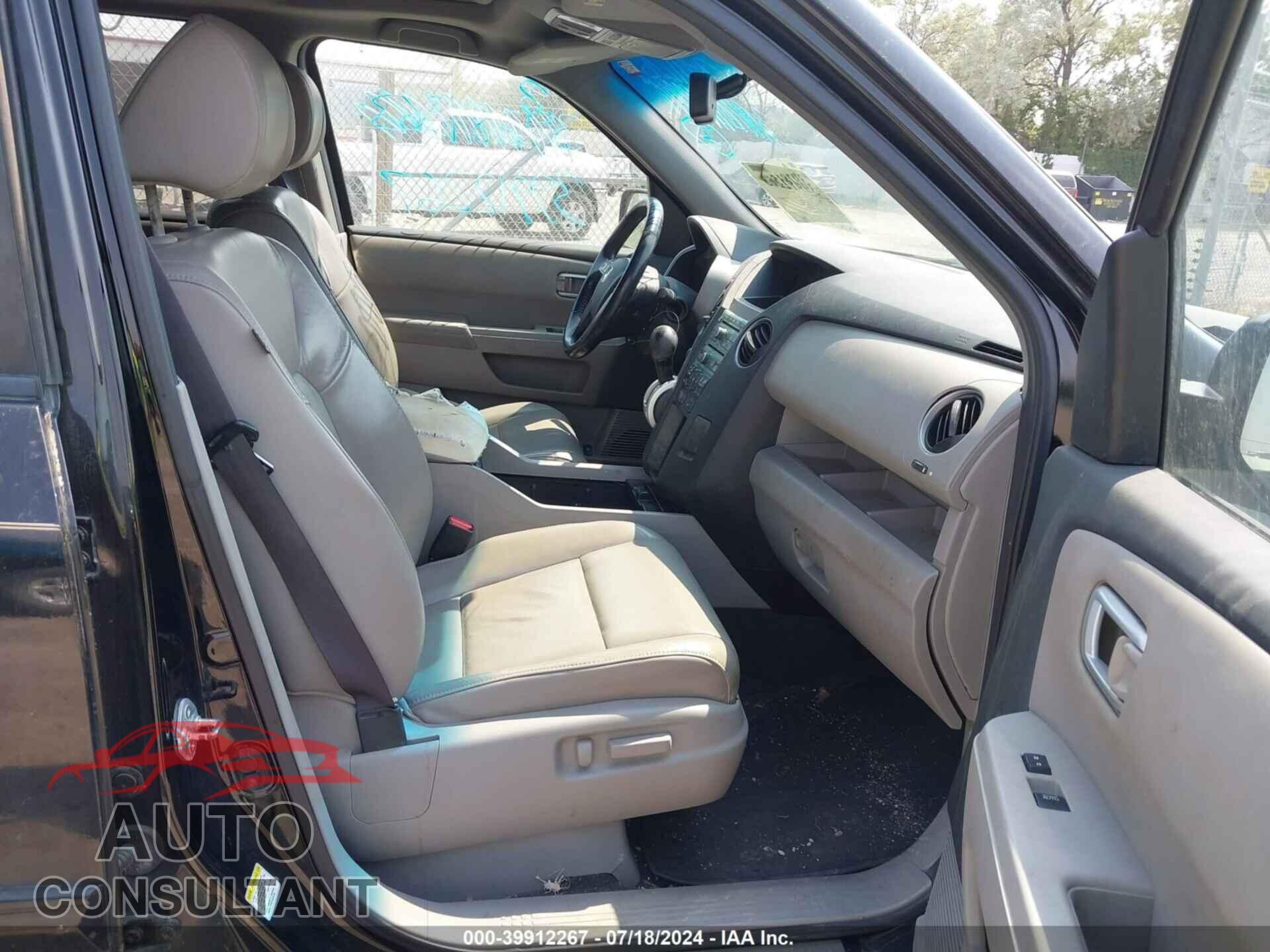 HONDA PILOT 2011 - 5FNYF4H65BB062421