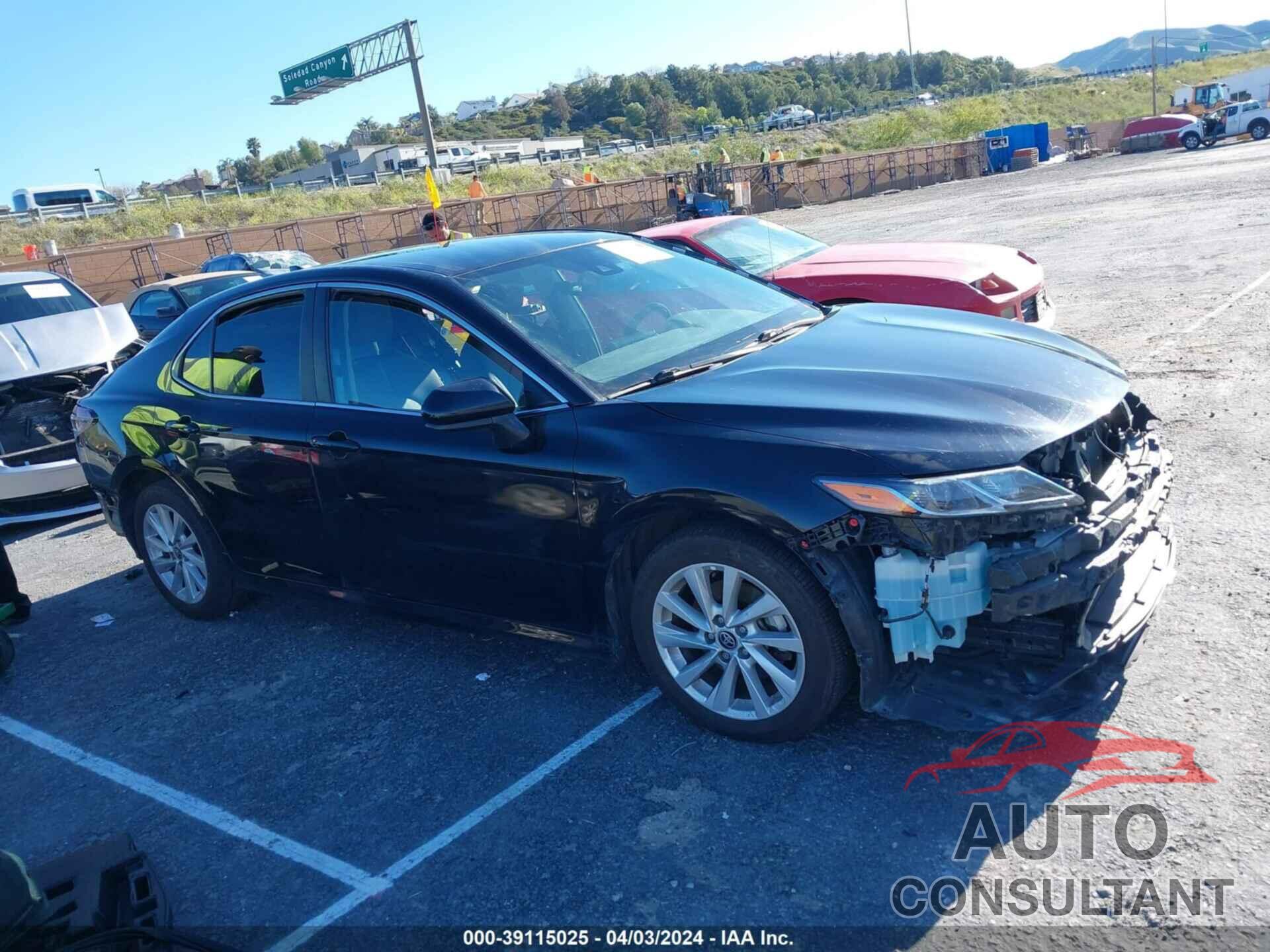 TOYOTA CAMRY 2022 - 4T1C11AK2NU059952