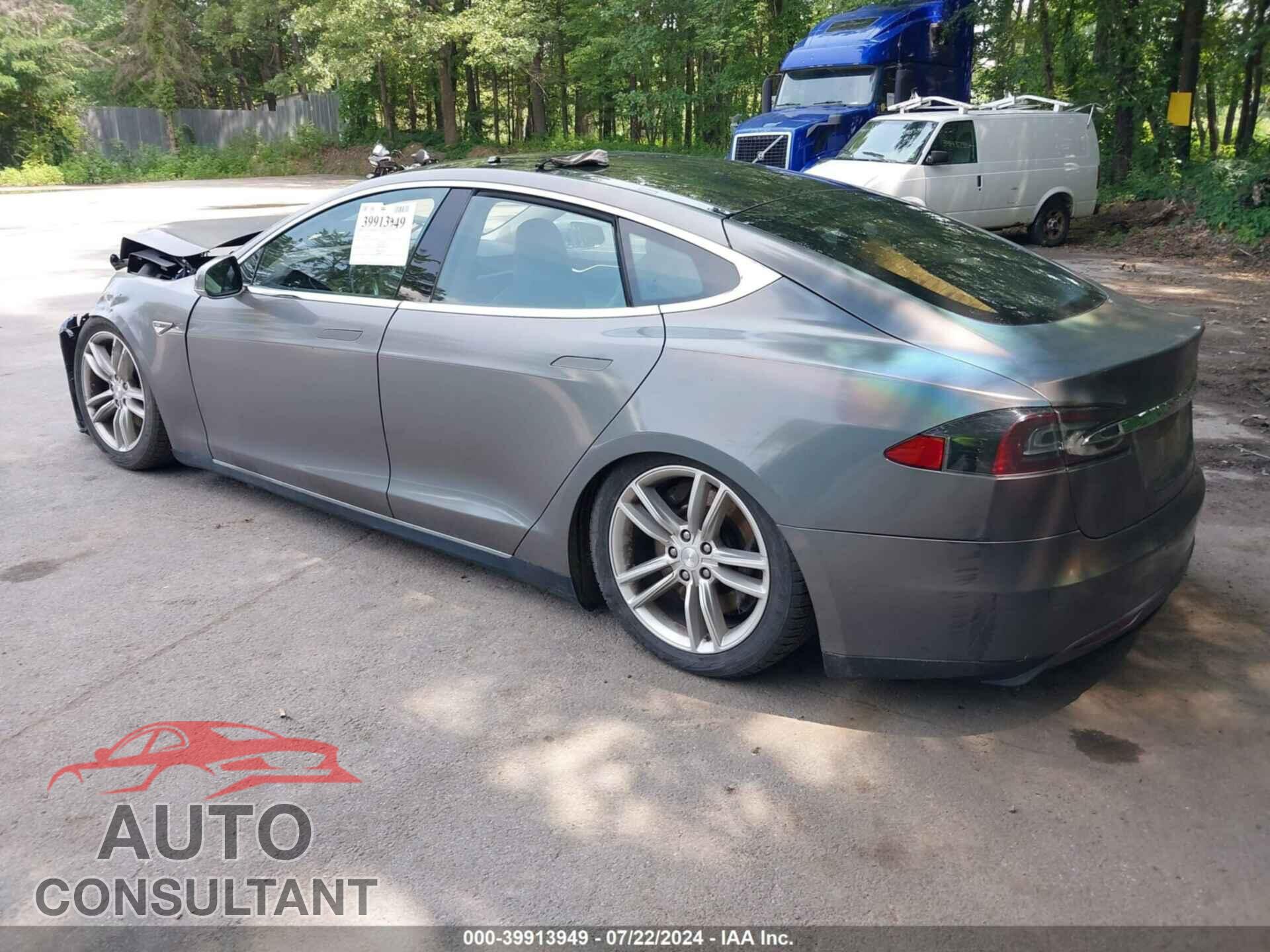 TESLA MODEL S 2015 - 5YJSA1E26FF118425