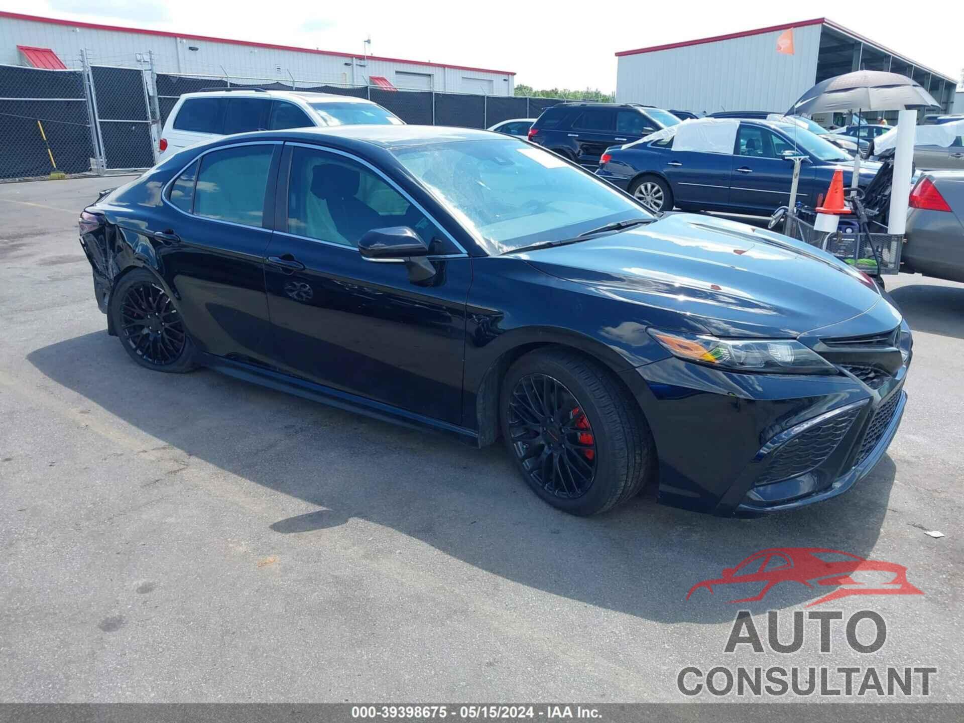 TOYOTA CAMRY 2022 - 4T1G11AK0NU040768