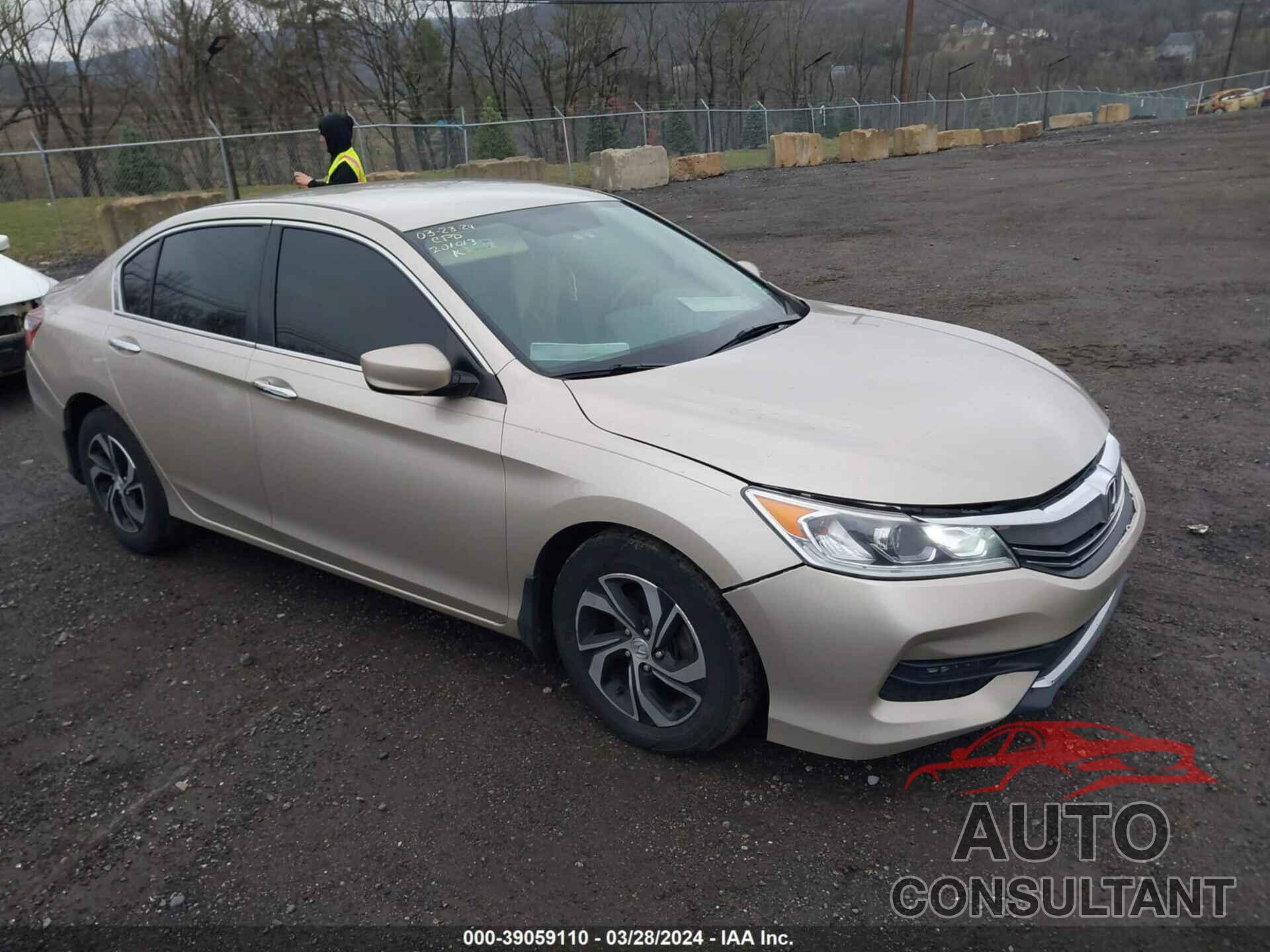 HONDA ACCORD 2017 - 1HGCR2F35HA201013