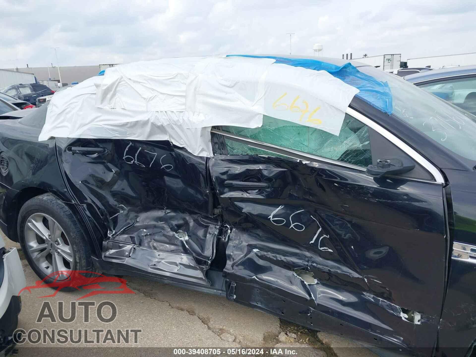 FORD TAURUS 2019 - 1FAHP2D87KG102647