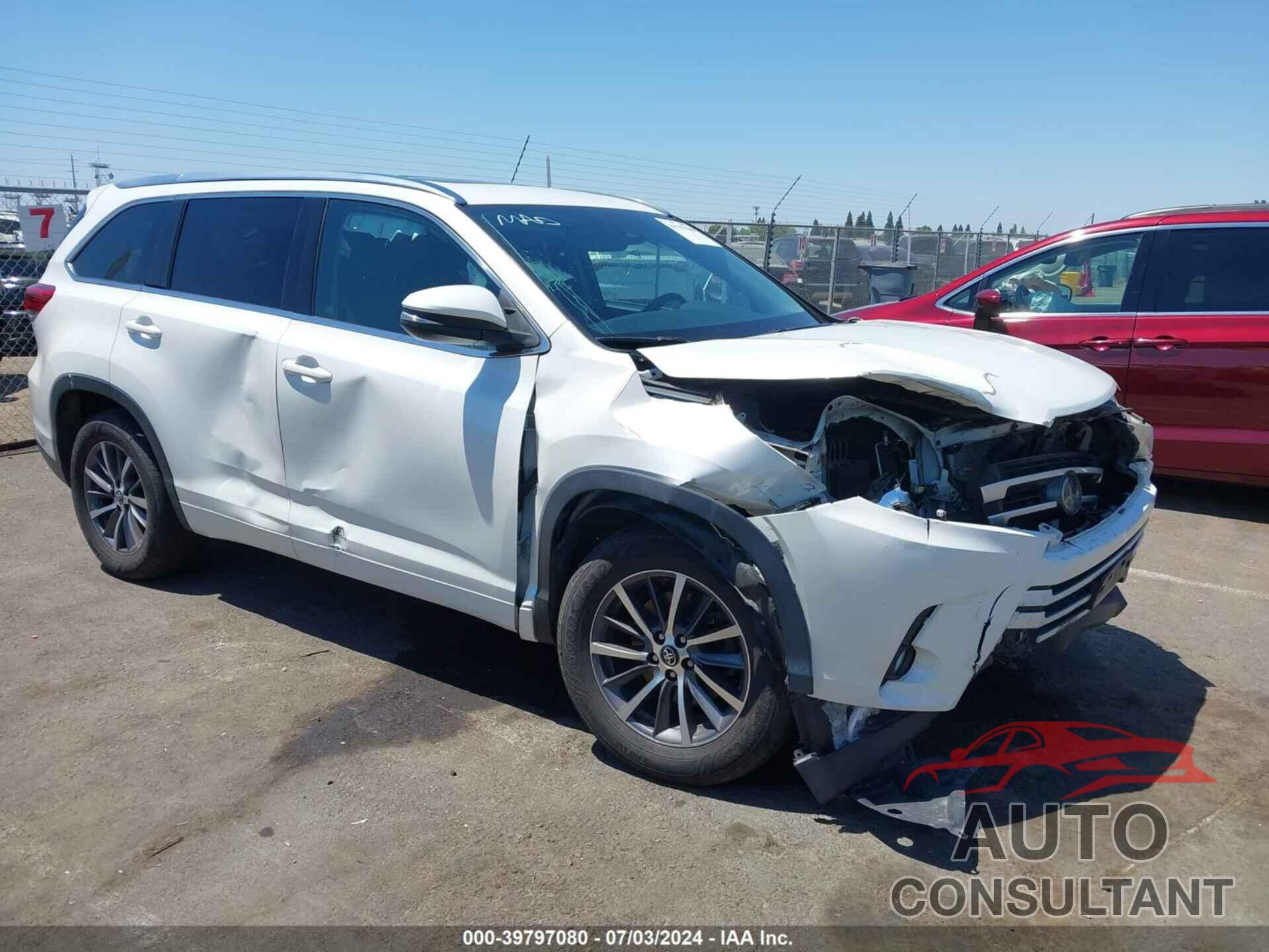 TOYOTA HIGHLANDER 2018 - 5TDKZRFH2JS258390