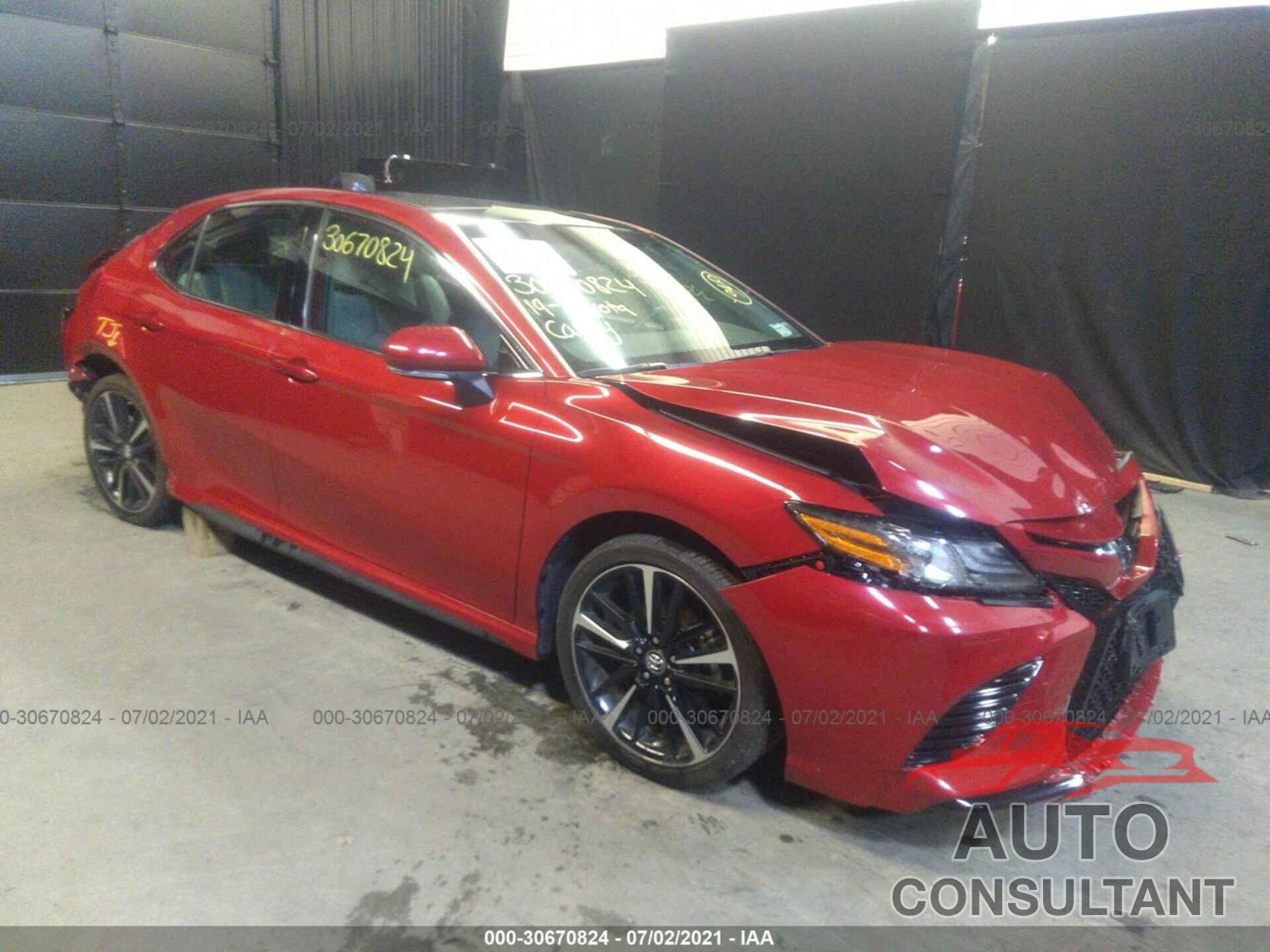 TOYOTA CAMRY 2019 - 4T1B61HK3KU248849