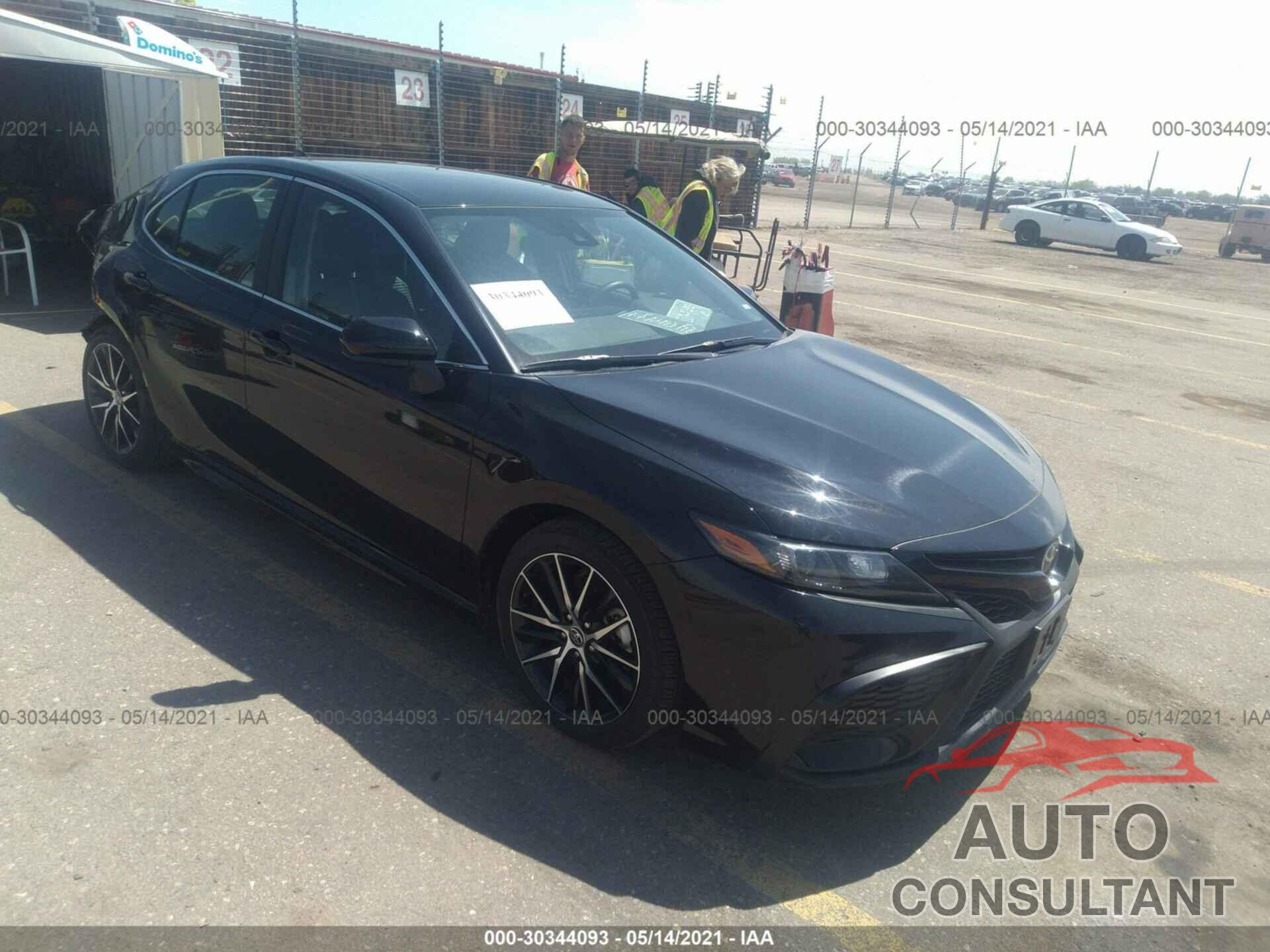 TOYOTA CAMRY 2021 - 4T1G11AK2MU524911