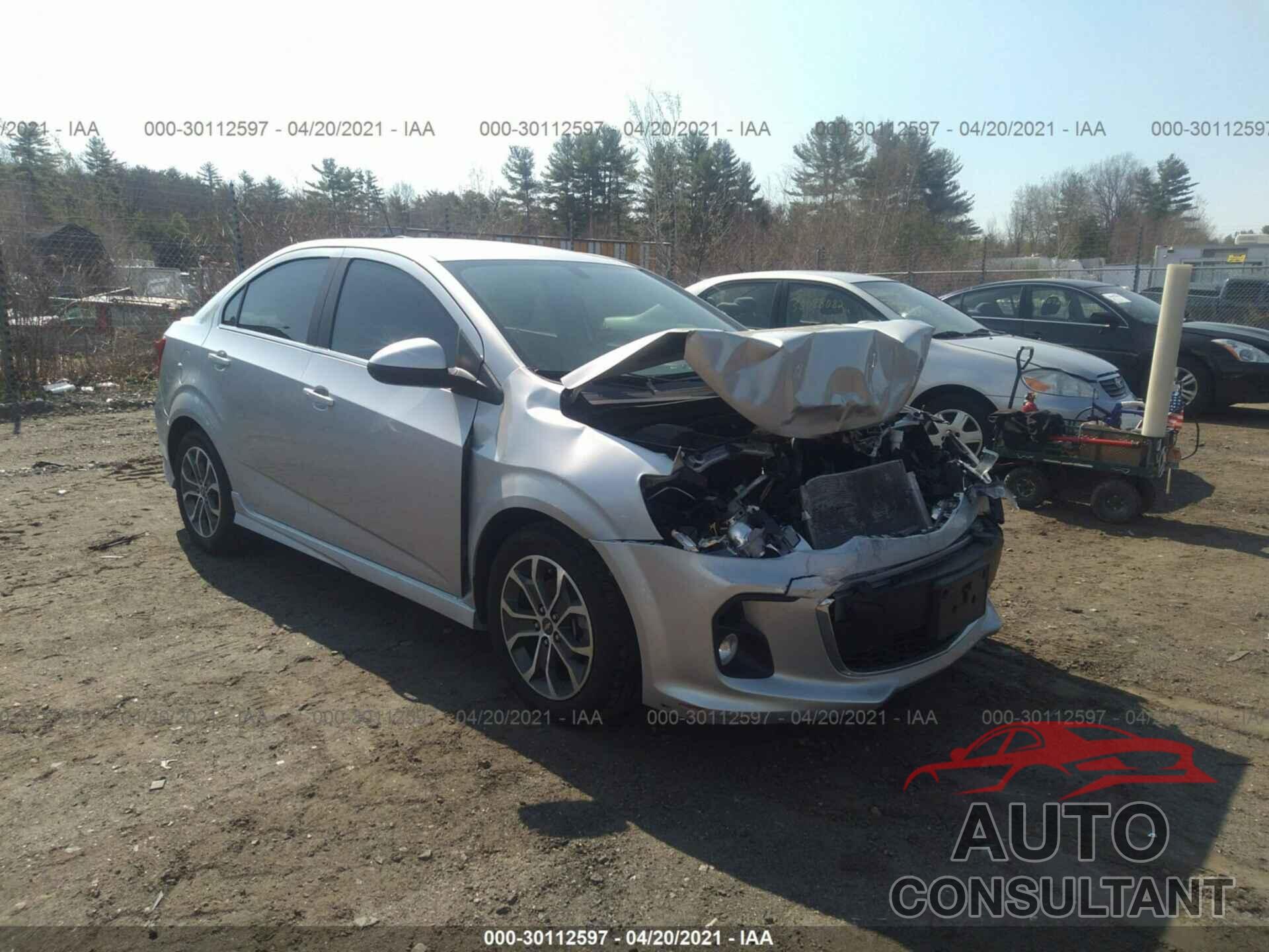 CHEVROLET SONIC 2017 - 1G1JD5SB4H4150212