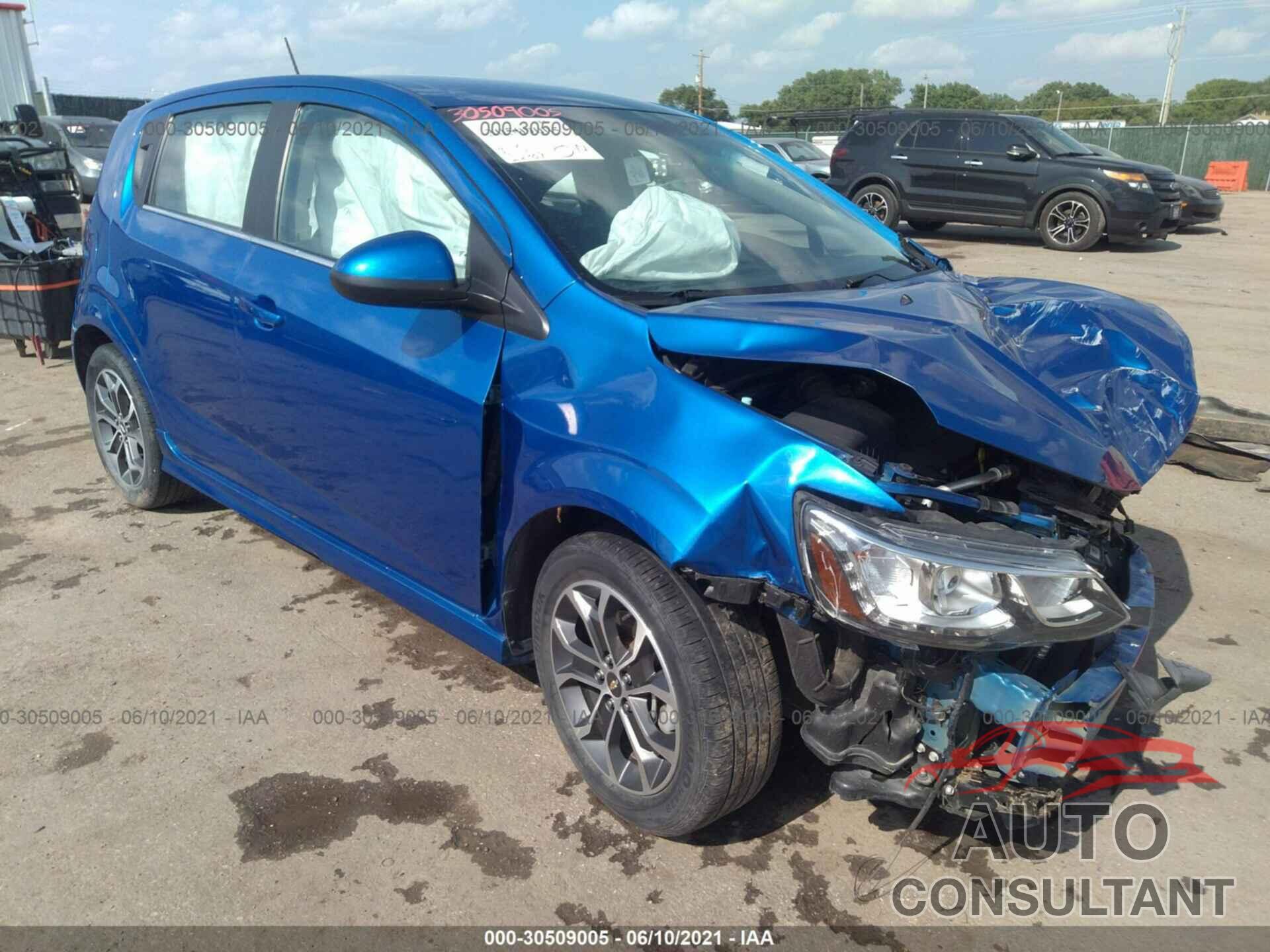 CHEVROLET SONIC 2017 - 1G1JD6SH6H4135561