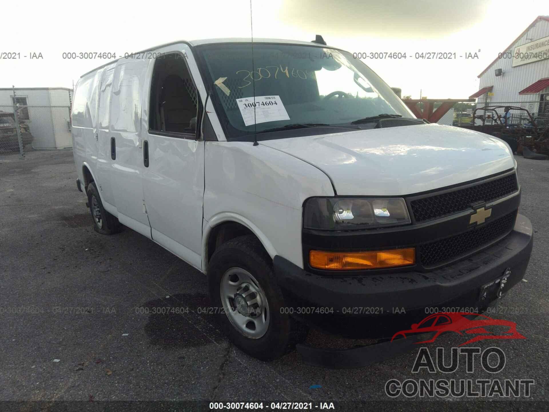 CHEVROLET EXPRESS CARGO VAN 2018 - 1GCWGAFP3J1268469