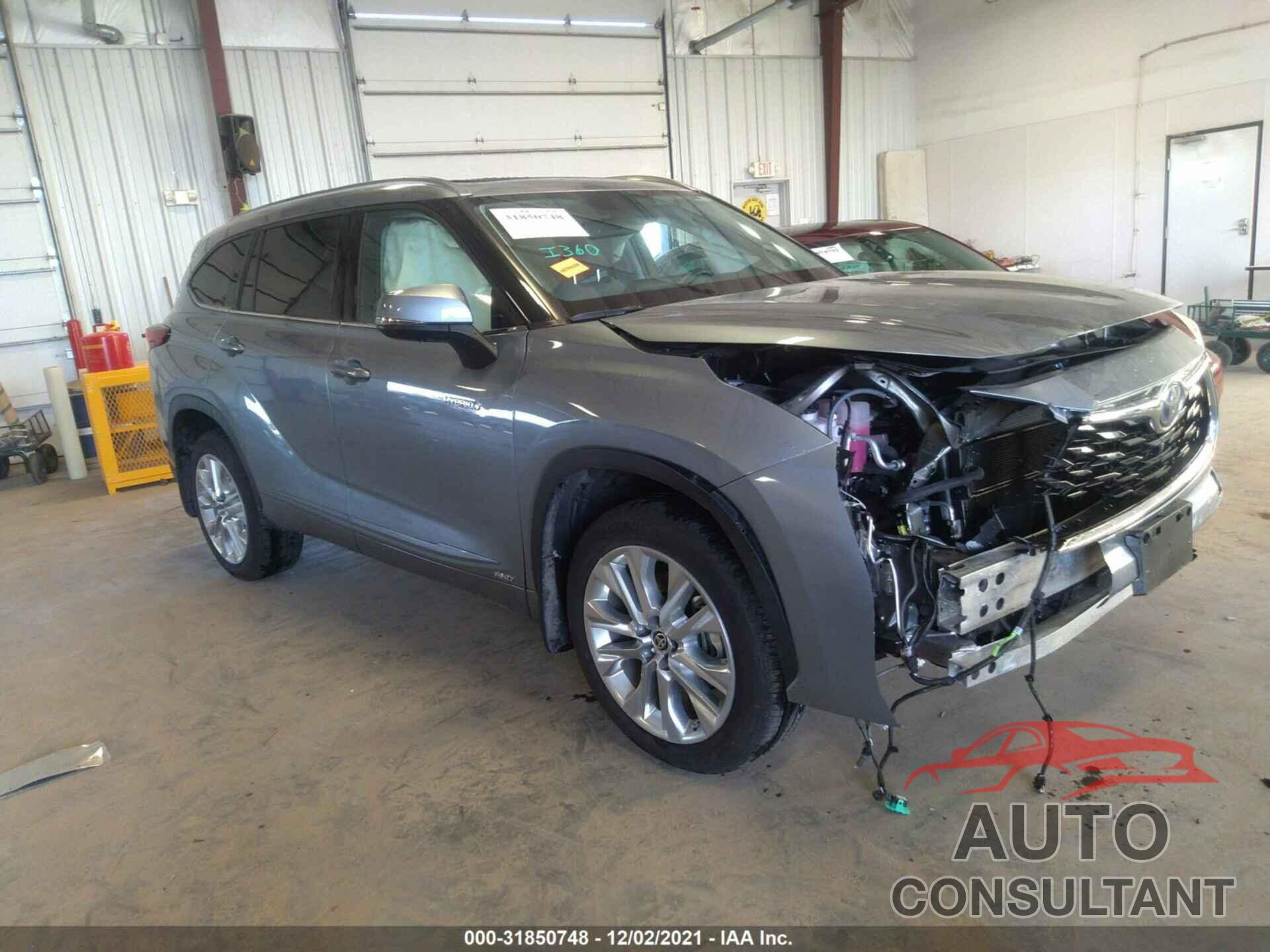 TOYOTA HIGHLANDER 2021 - 5TDXBRCH0MS020654