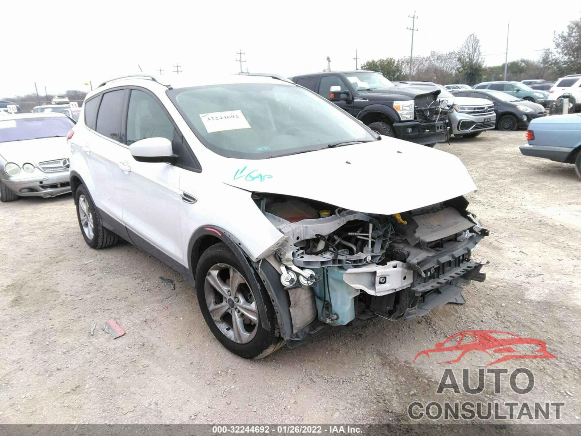 FORD ESCAPE 2015 - 1HGCR2F57GA152414