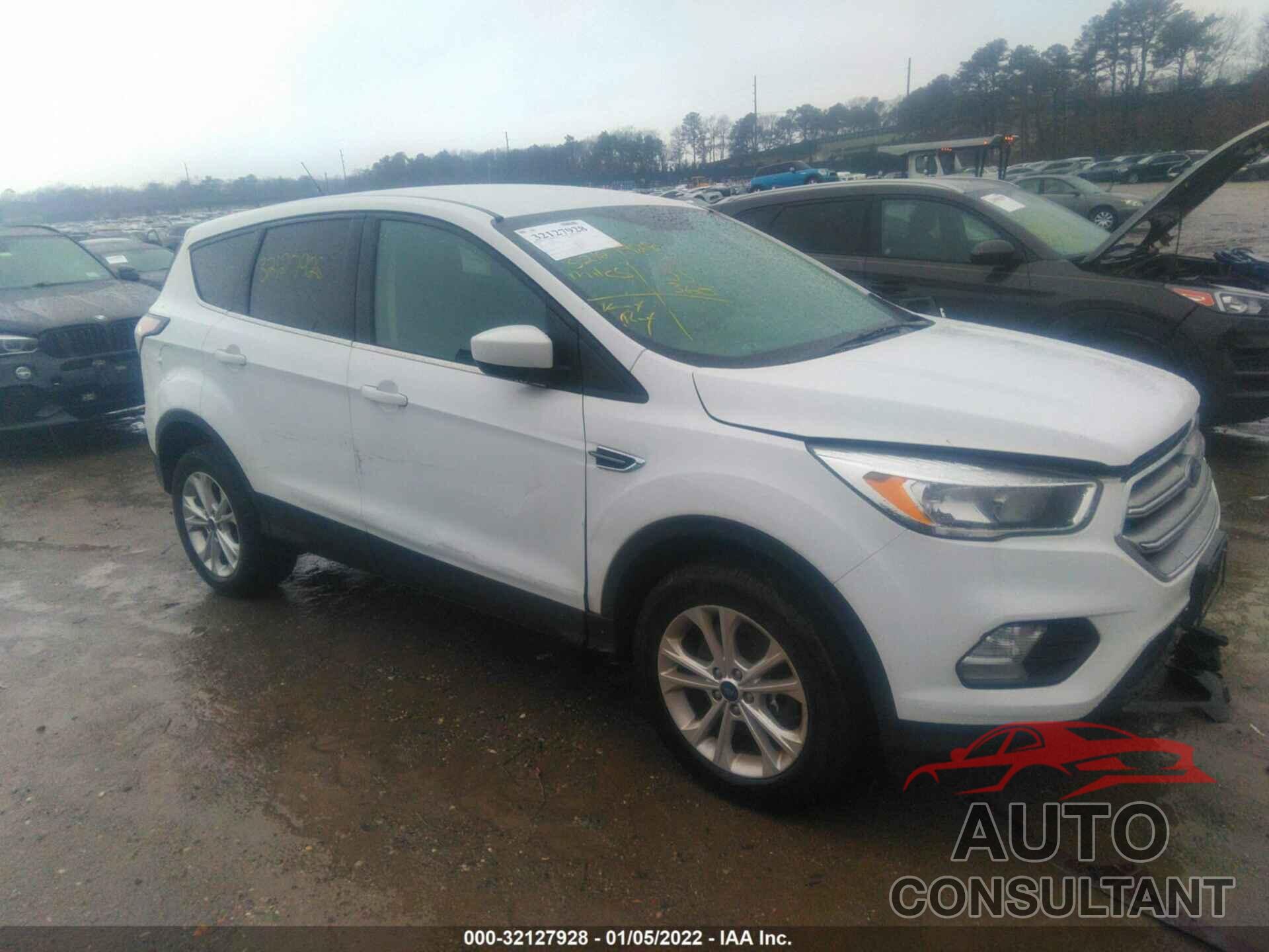 FORD ESCAPE 2017 - 1FMCU9GD7HUD01962