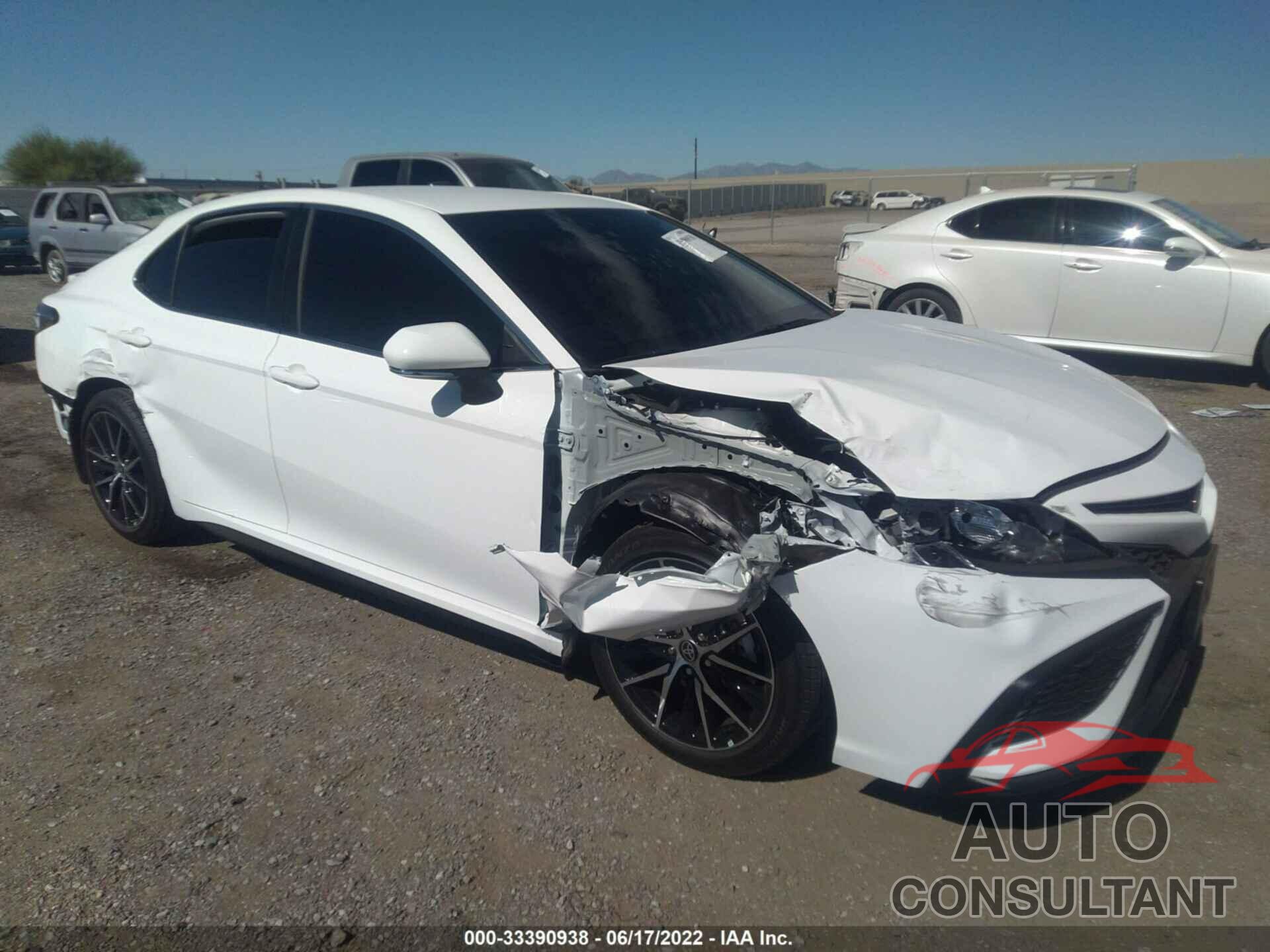 TOYOTA CAMRY 2022 - 4T1G11AK5NU044735