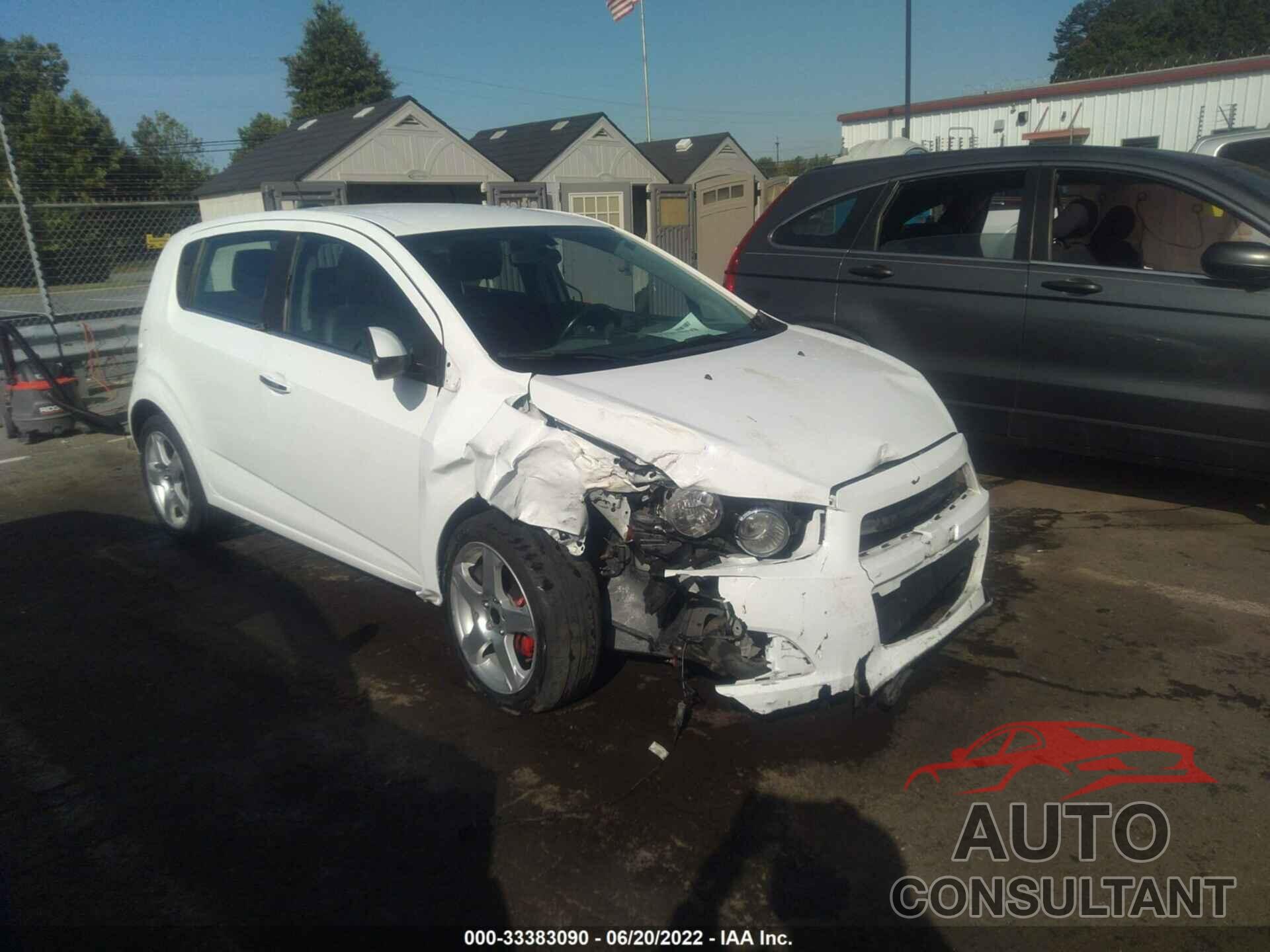 CHEVROLET SONIC 2016 - 1G1JE6SB6G4159009