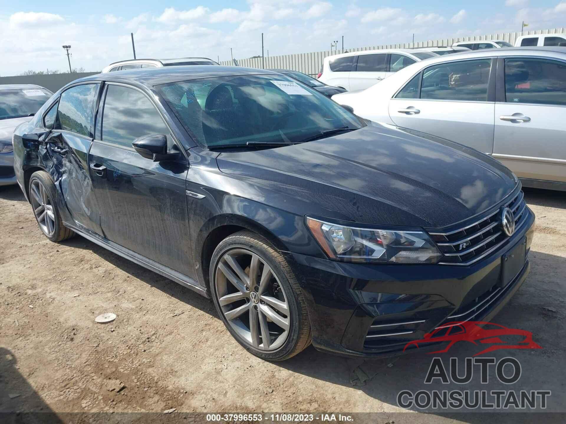 VOLKSWAGEN PASSAT 2018 - 1VWAA7A34JC031994