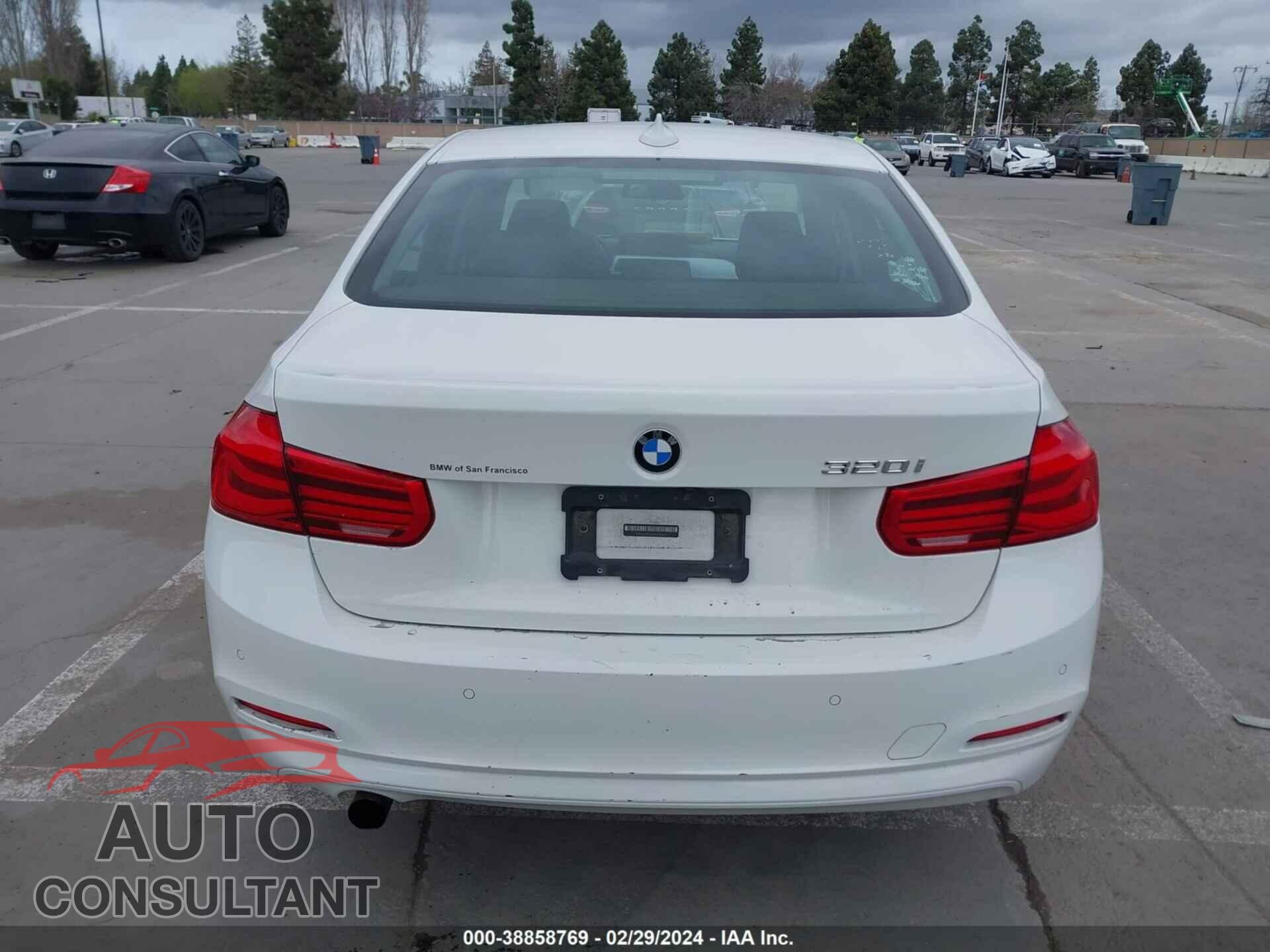BMW 320I 2016 - WBA8E1G50GNU10867