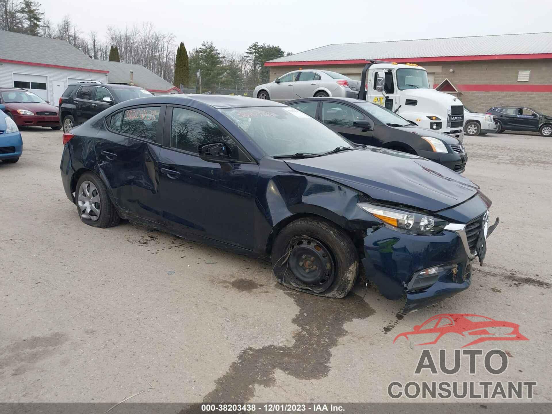 MAZDA MAZDA3 2018 - JM1BN1U78J1189497