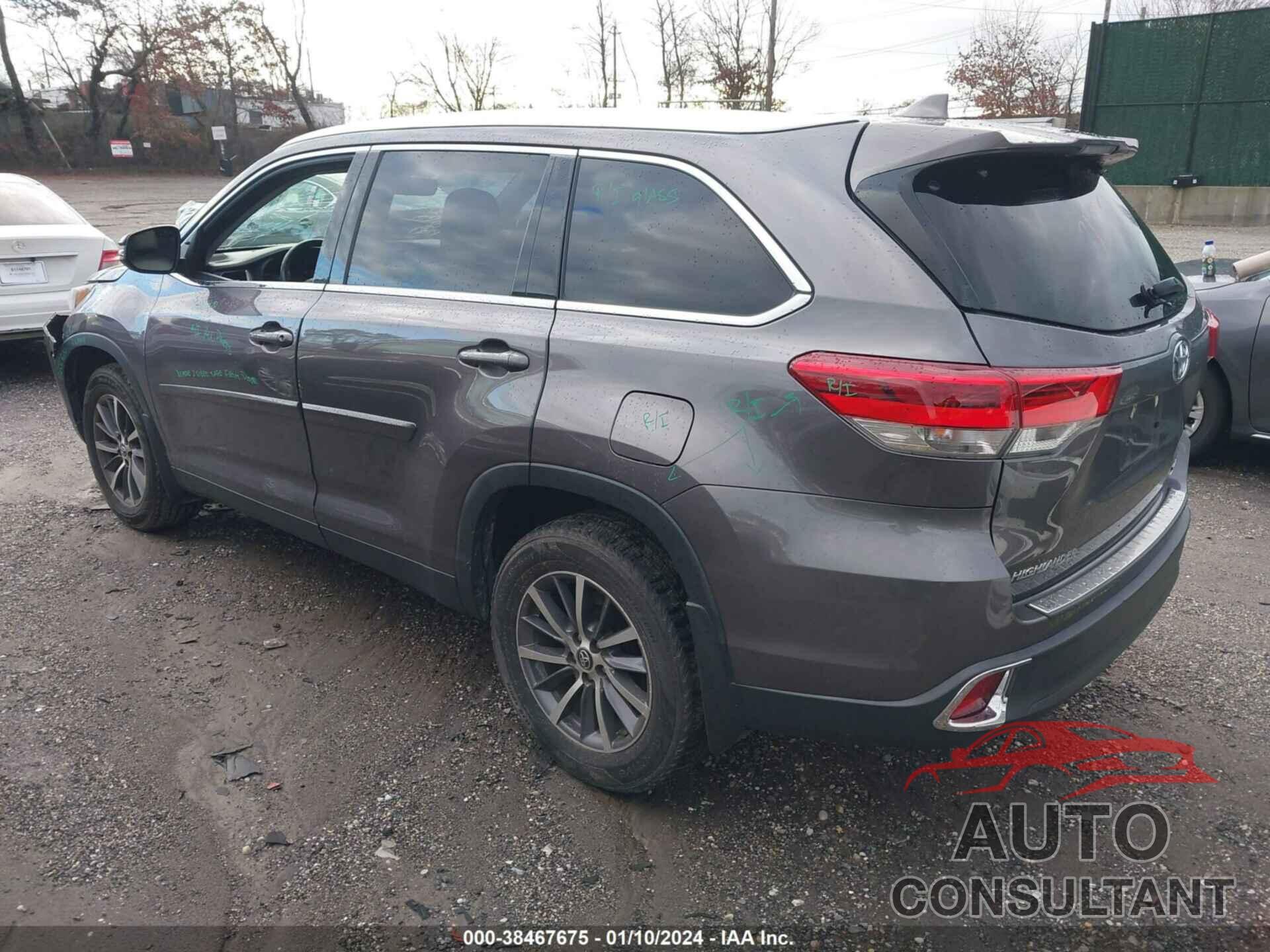 TOYOTA HIGHLANDER 2019 - 5TDJZRFH7KS576471