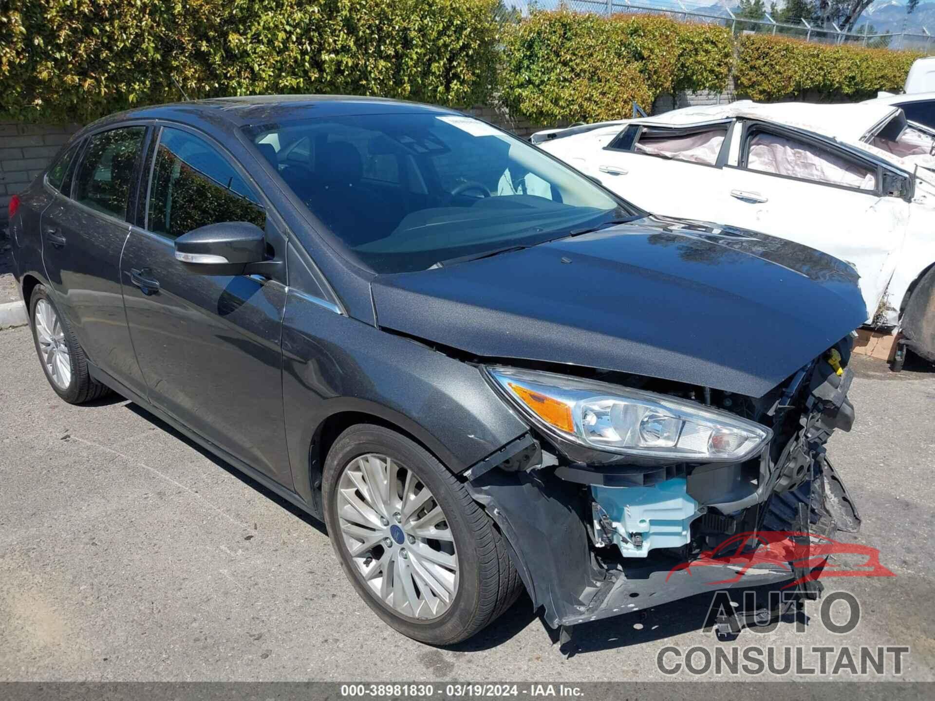 FORD FOCUS 2018 - 1FADP3J27JL247567