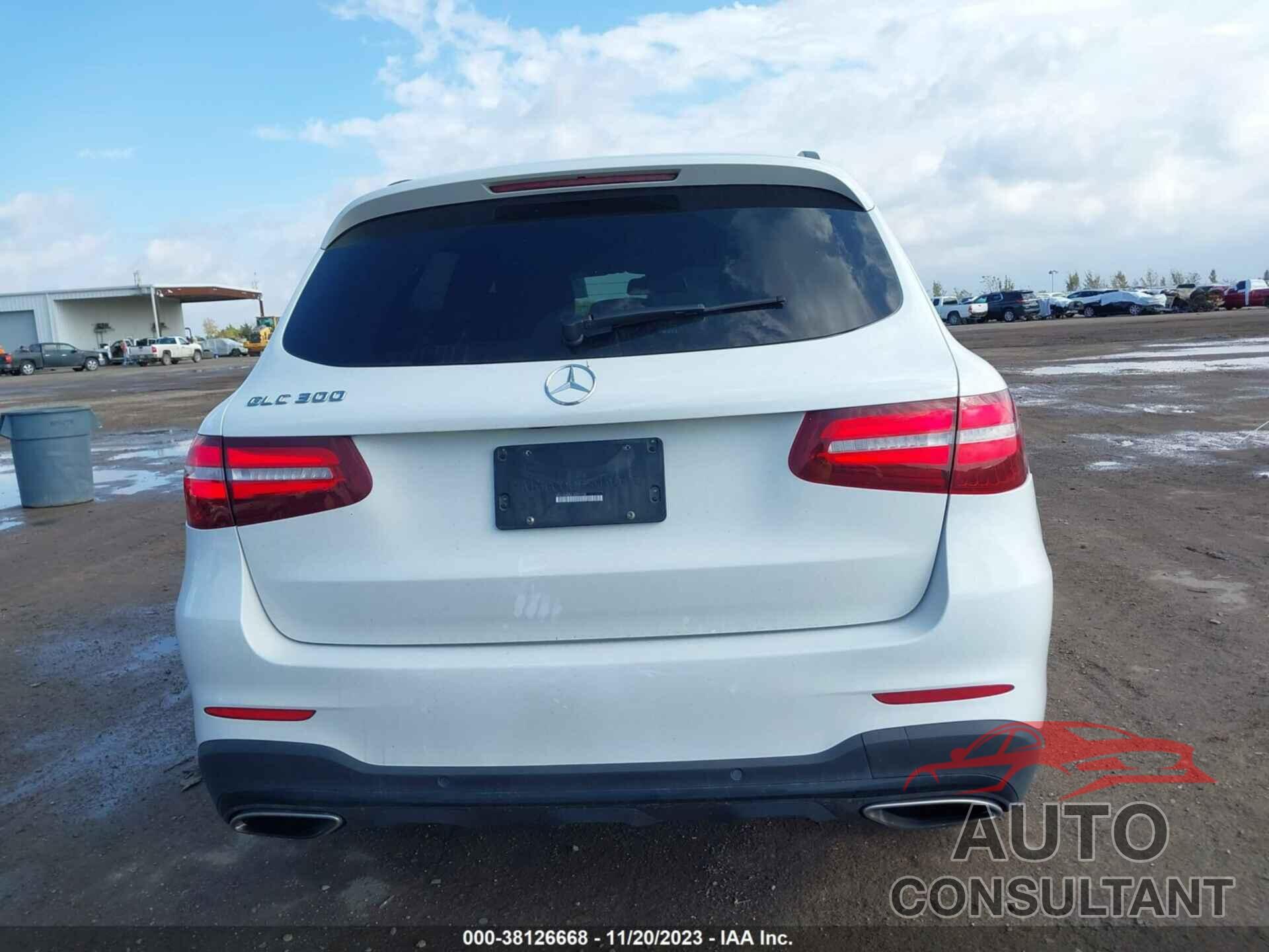 MERCEDES-BENZ GLC 300 2018 - WDC0G4JB2JV099745