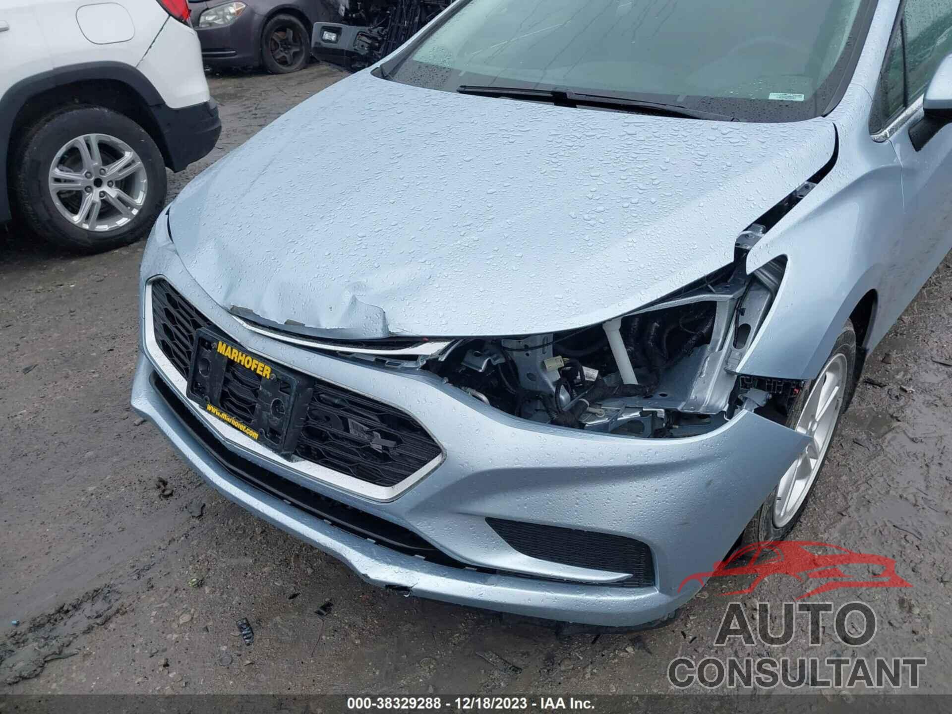 CHEVROLET CRUZE 2018 - 1G1BE5SM6J7152082