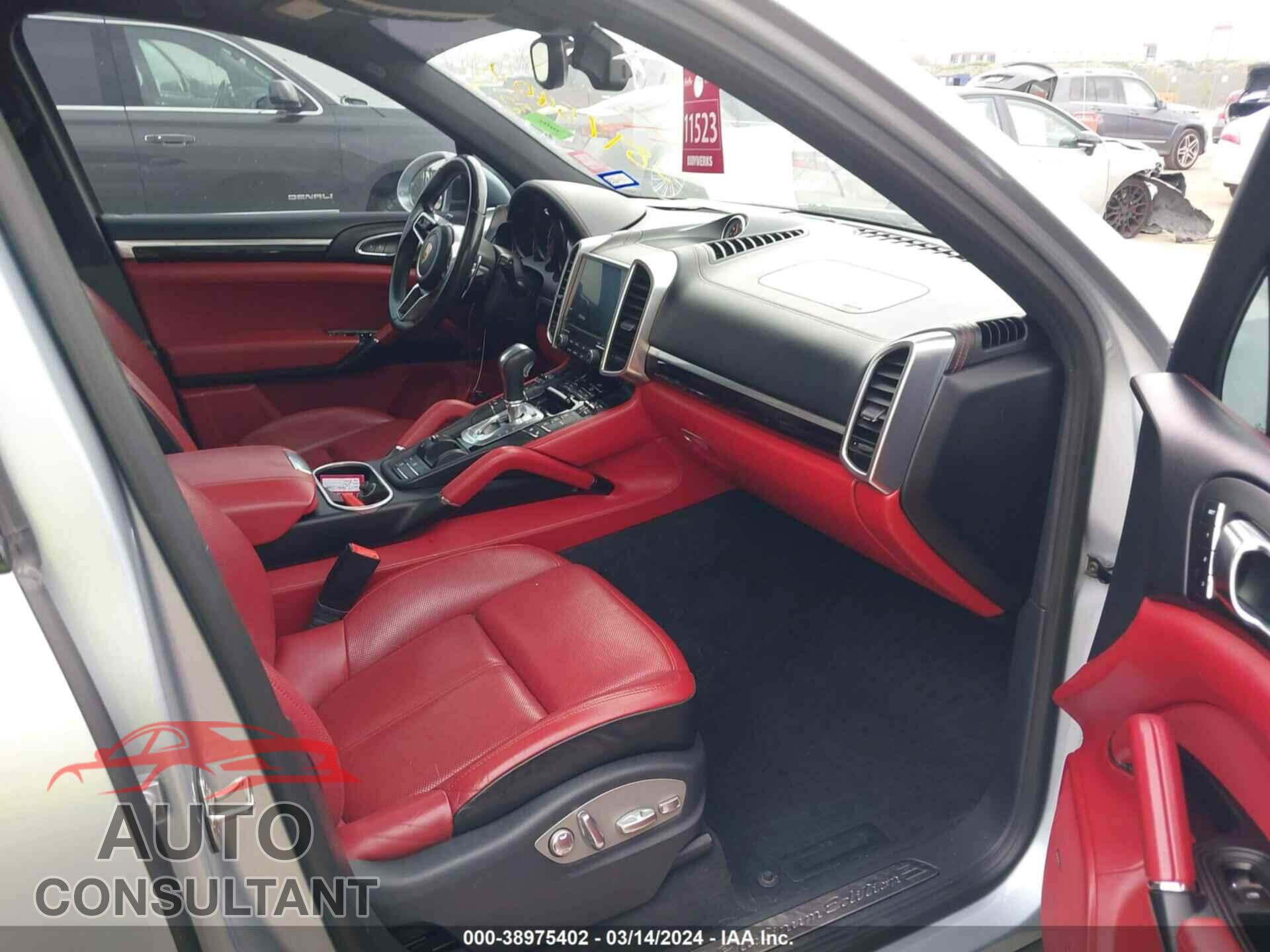 PORSCHE CAYENNE 2017 - WP1AA2A29HKA81513