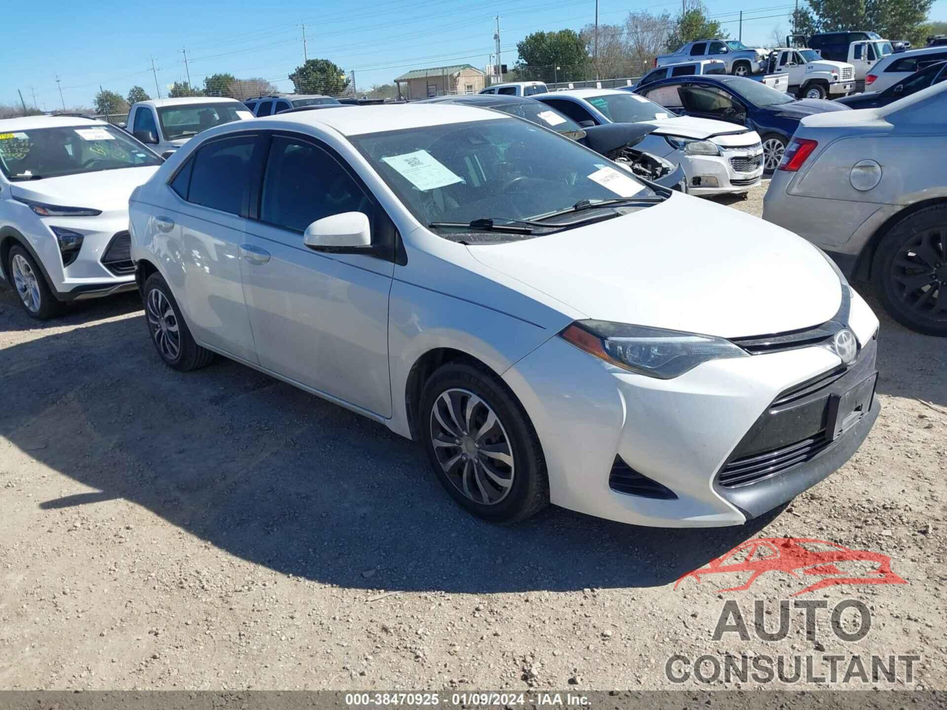 TOYOTA COROLLA 2018 - 5YFBURHE3JP852528
