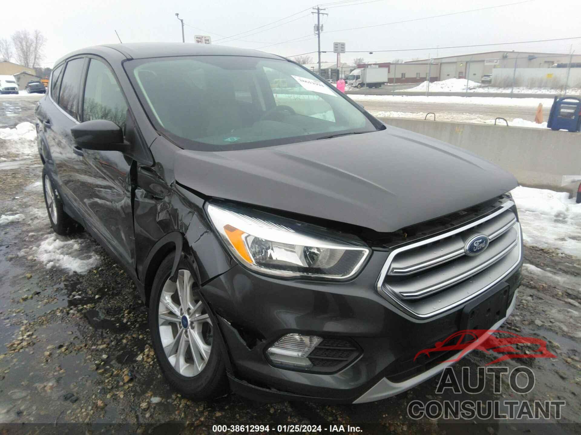 FORD ESCAPE 2017 - 1FMCU0GD8HUB37813