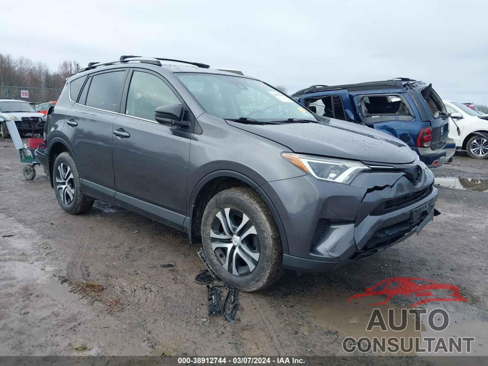 TOYOTA RAV4 2017 - JTMBFREV1HJ122212