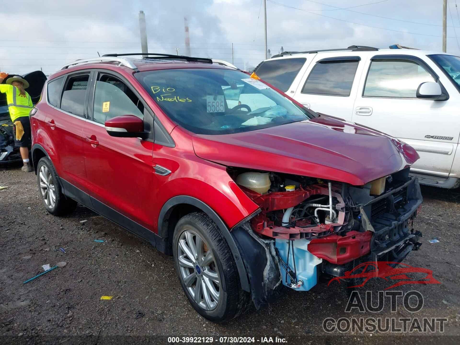 FORD ESCAPE 2018 - 1FMCU9J90JUB17845
